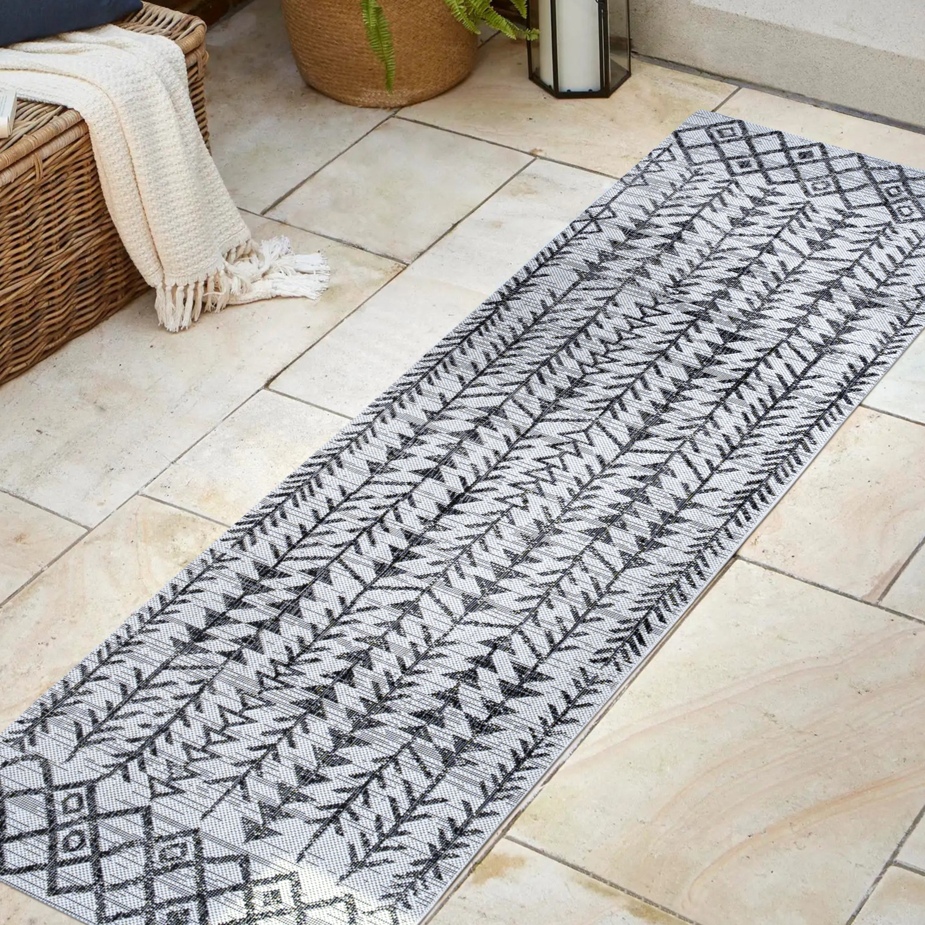JONATHAN  Y SMB132D-28 rugs - View #4