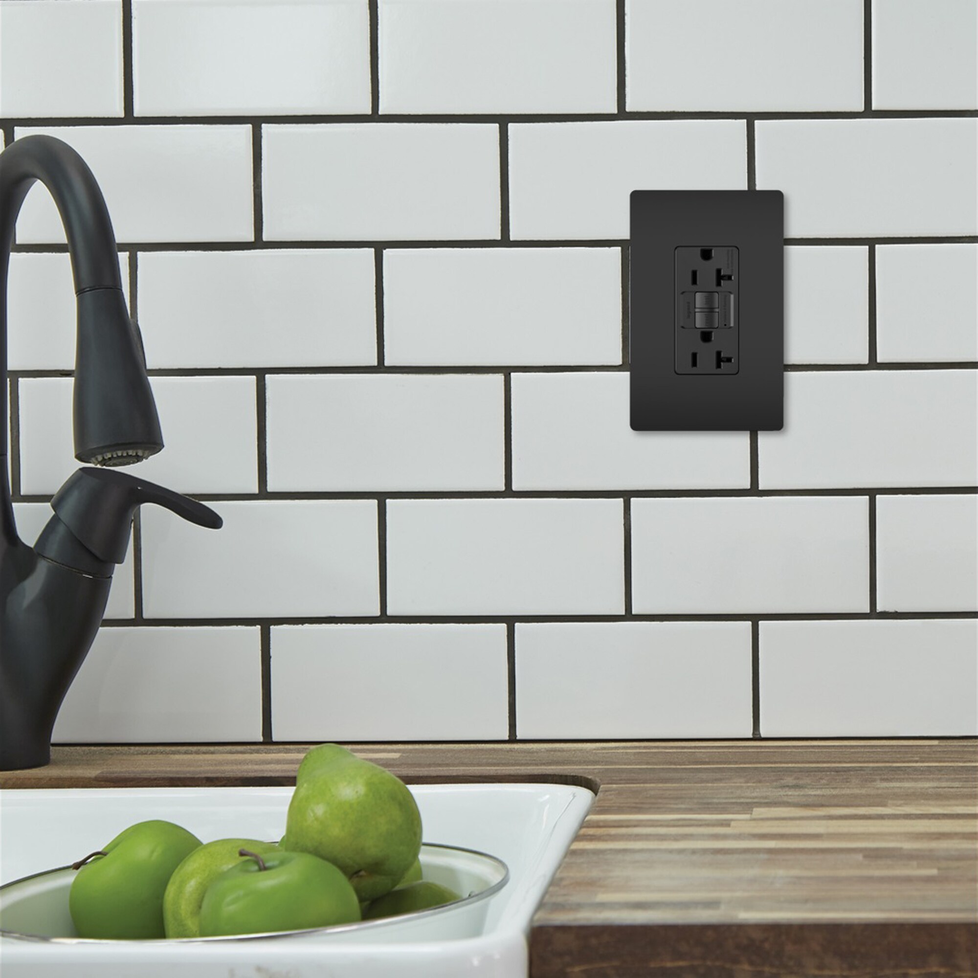 Legrand 2097TRBKCCD4 receptacles - View #2