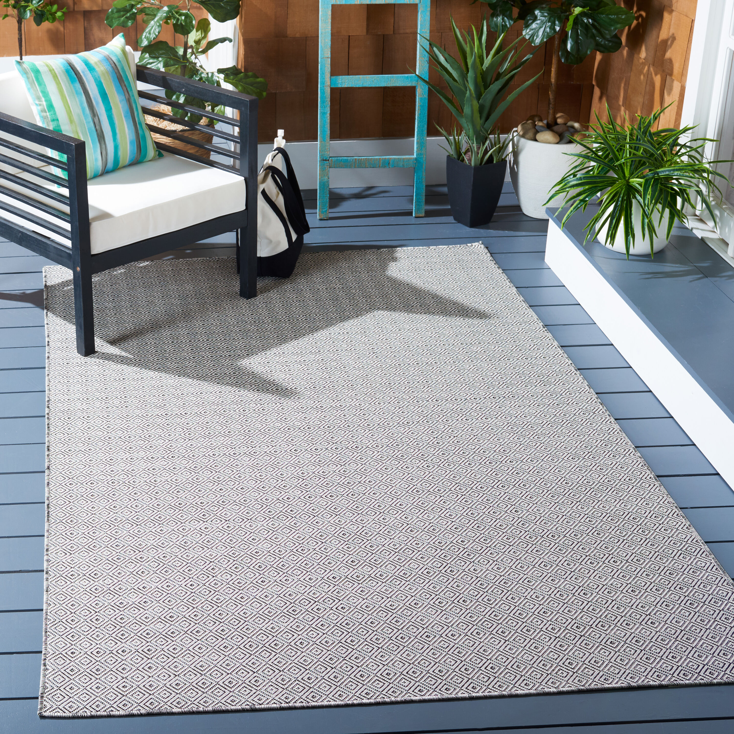 Hampton Ivory and Black Square Indoor/Outdoor Rug