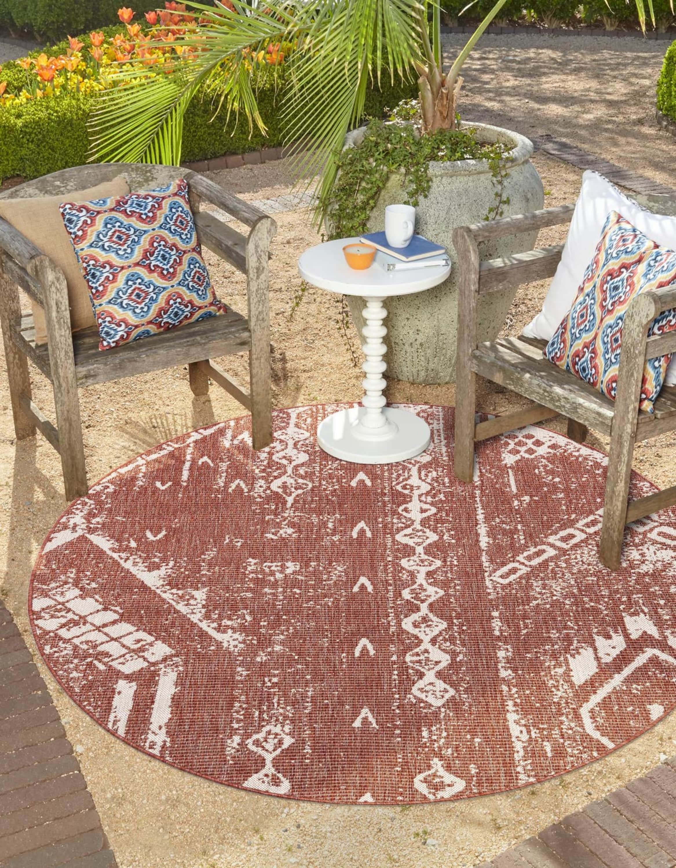 Unique Loom 3180938 Outdoor Bohemian 8 x 8 (ft) Loomed Polypropylene Rust Red Round Indoor/Outdoor Abstract Area rug