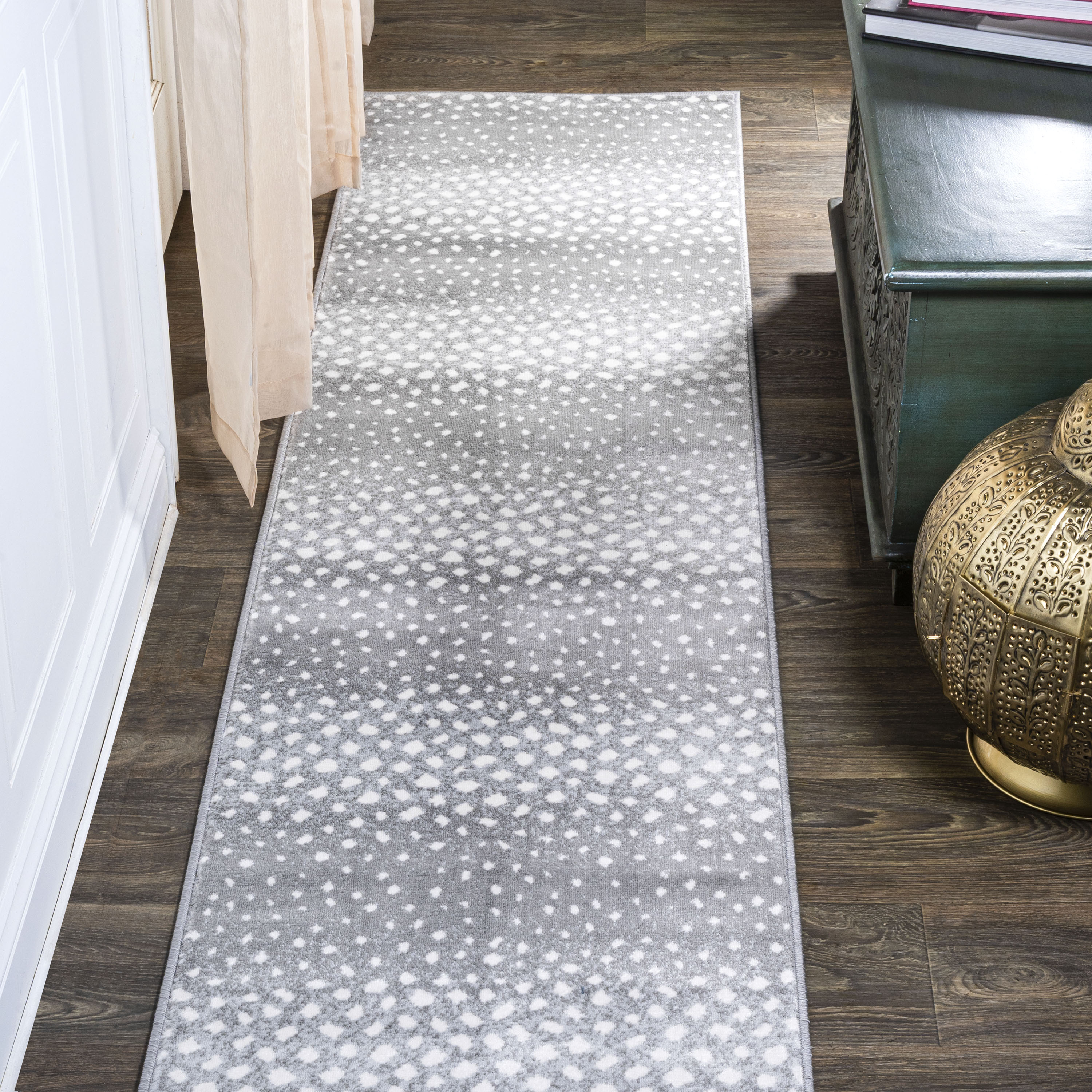 JONATHAN  Y SAF100C-28 Safari Antelope 2 x 8 (ft) Loomed Polypropylene Gray/Cream Rectangular Indoor Animal print Bohemian/Eclectic Runner rug