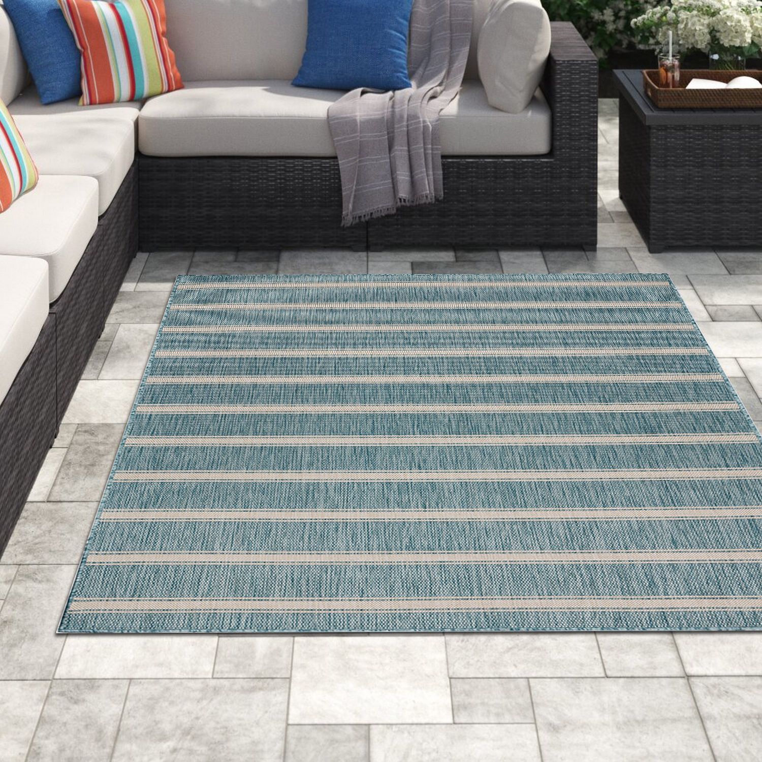 Colourful Indoor & Outdoor Rug for Balcony Industrial Look 2' x 3'3