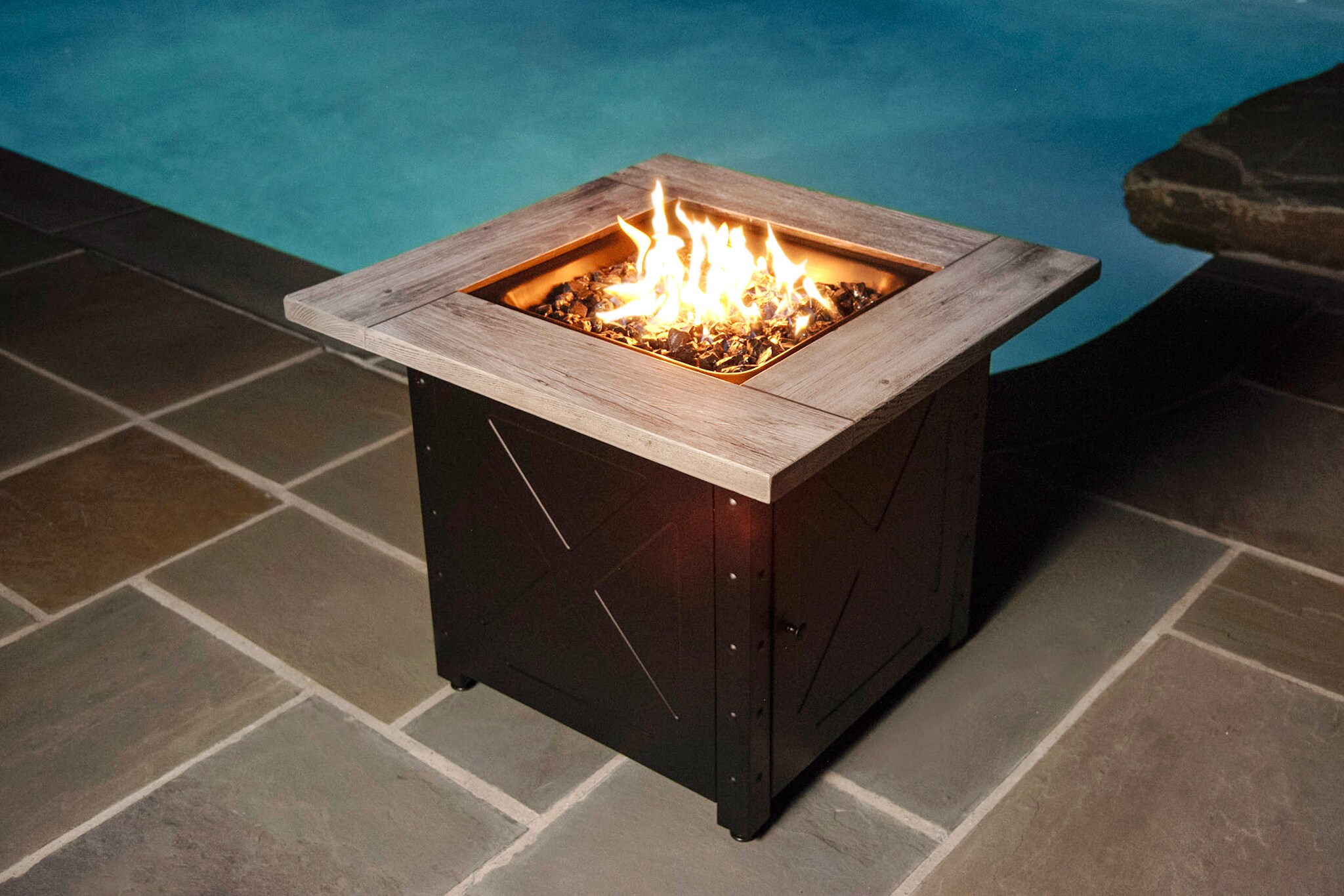 Endless Summer 30-in W Black Steel Square Propane Gas Fire Pit in the ...