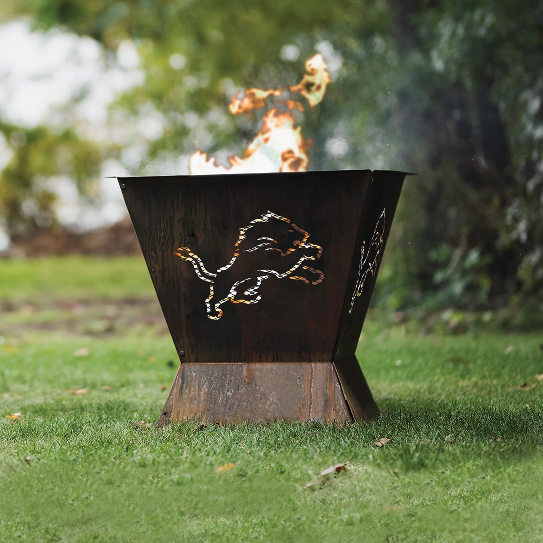 Blue Sky Outdoor Living Detroit Lions Badlands 29.5-in W Patina Steel  Wood-Burning Fire Pit at