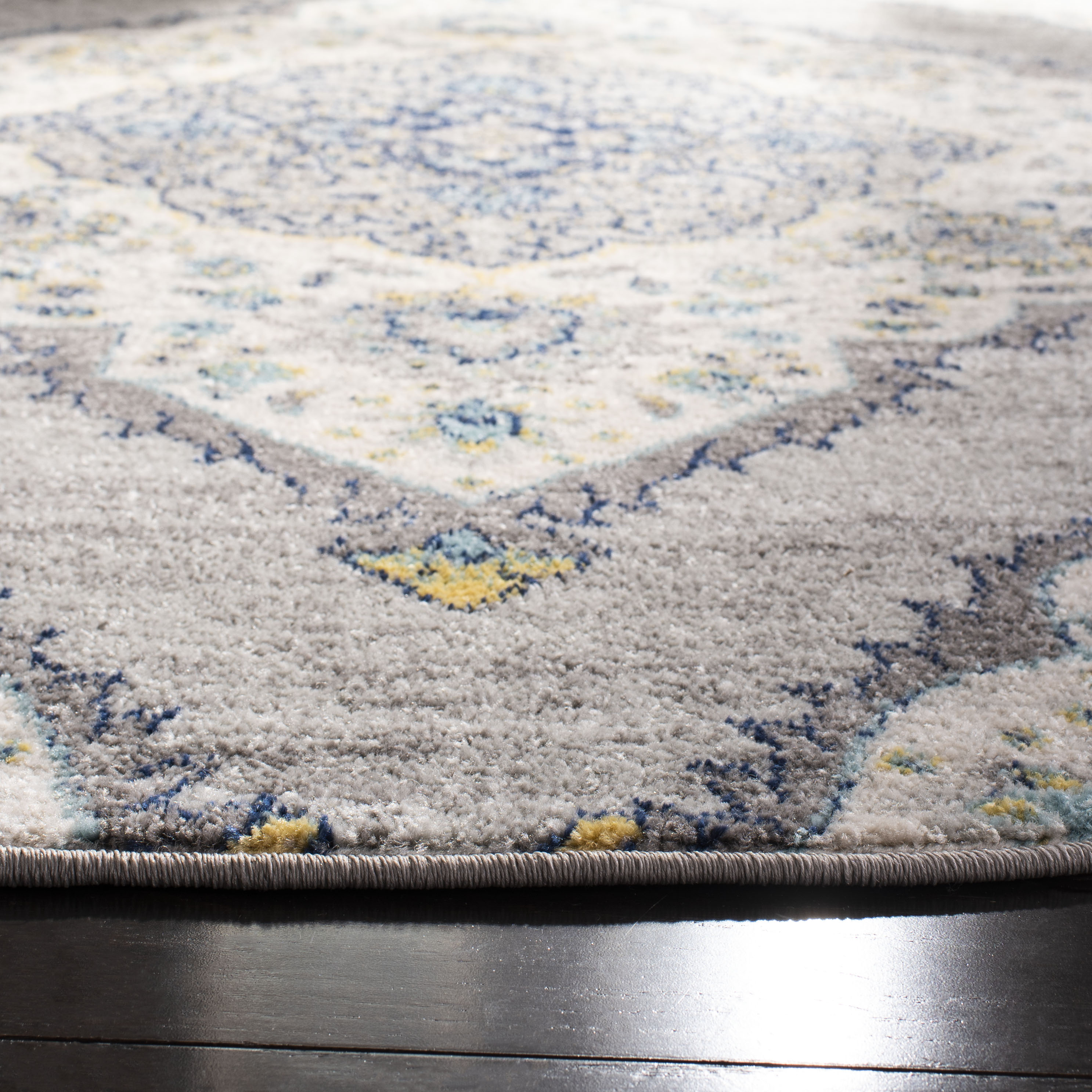 Safavieh MAD153F-7R rugs - View #3