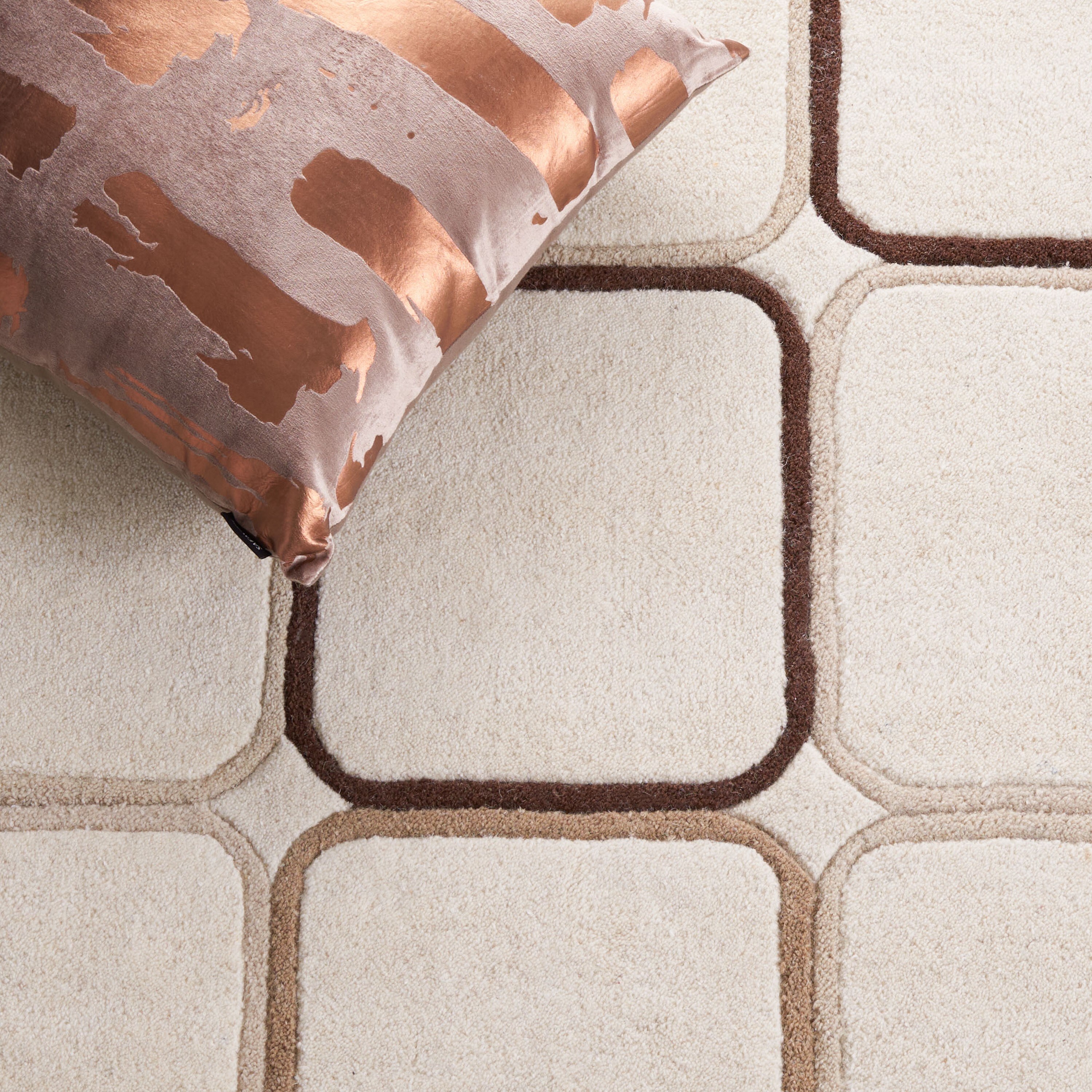 Safavieh SOH713A-4 rugs - View #6