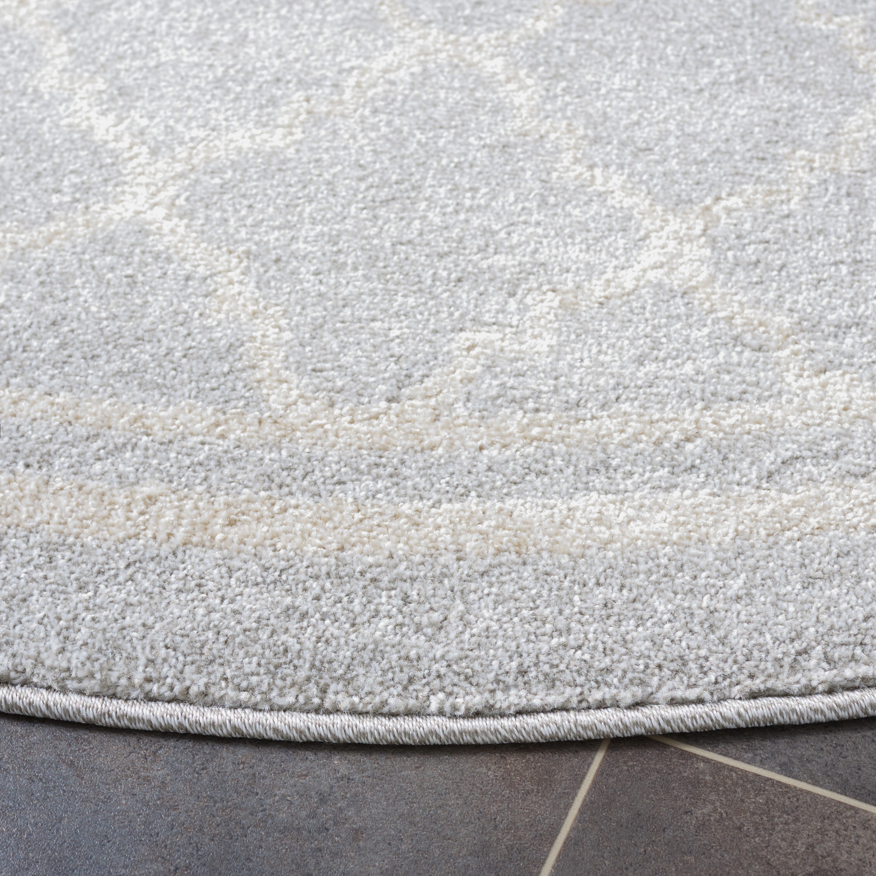 Safavieh AMT422B-5R rugs - View #3