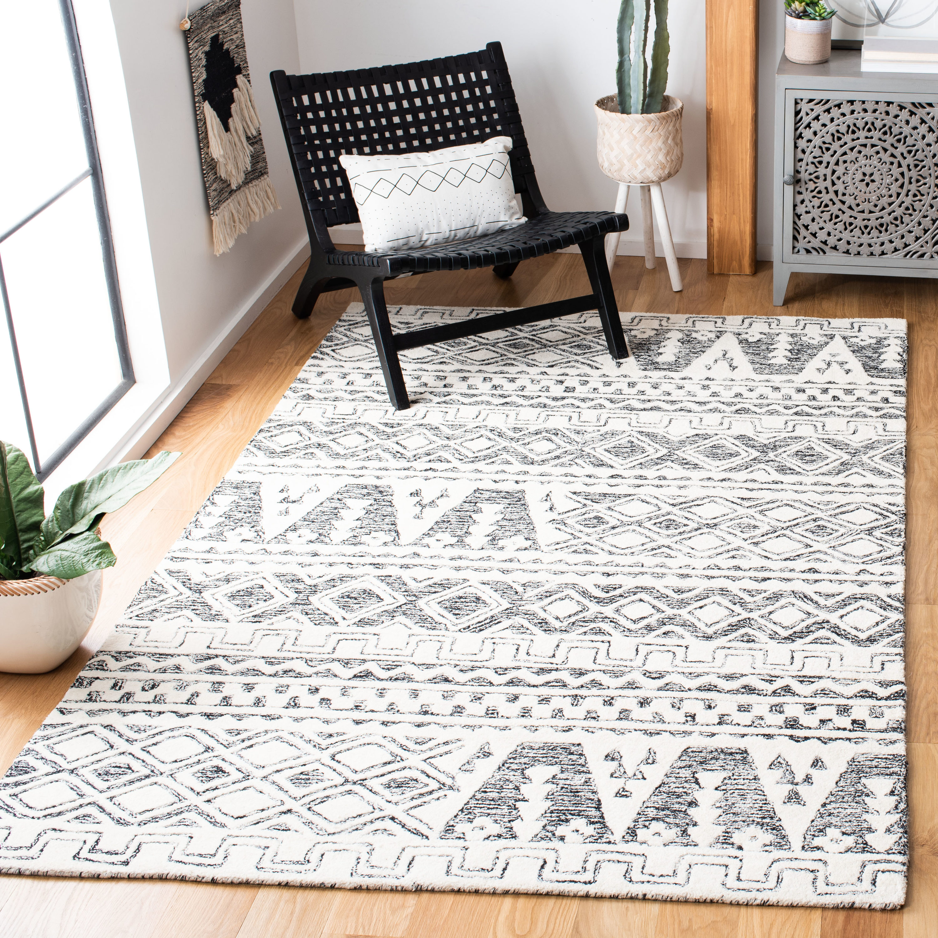 Handmade Wool Abstract Black and Ivory 6' Square Tufted Rug