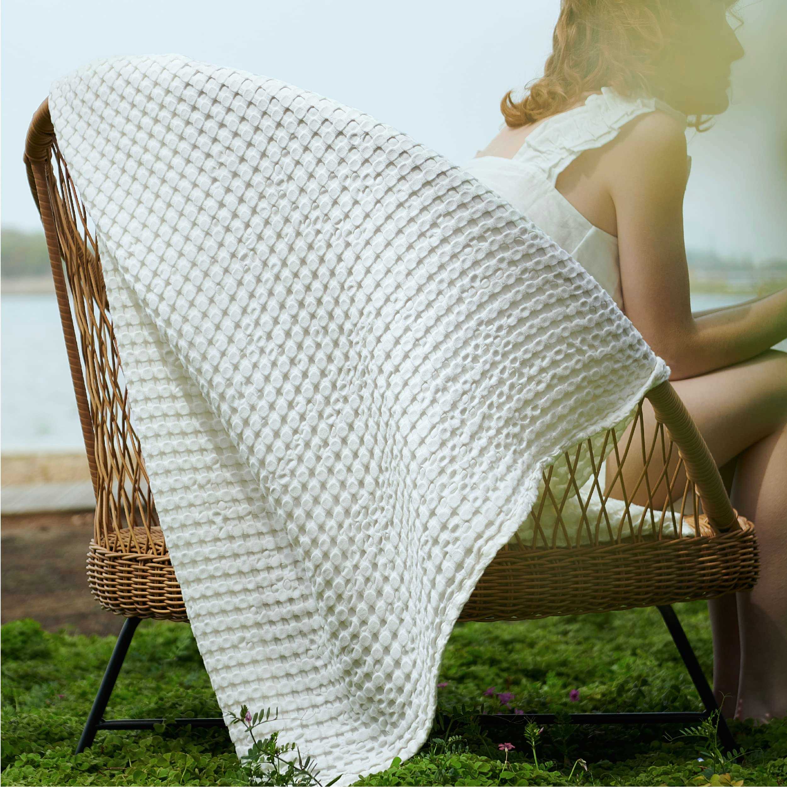 Bedsure Twin XL Blanket 66x90inch White Cotton Cooling Lightweight Breathable Luxury Hot Sleepers Rayon Derived Bamboo