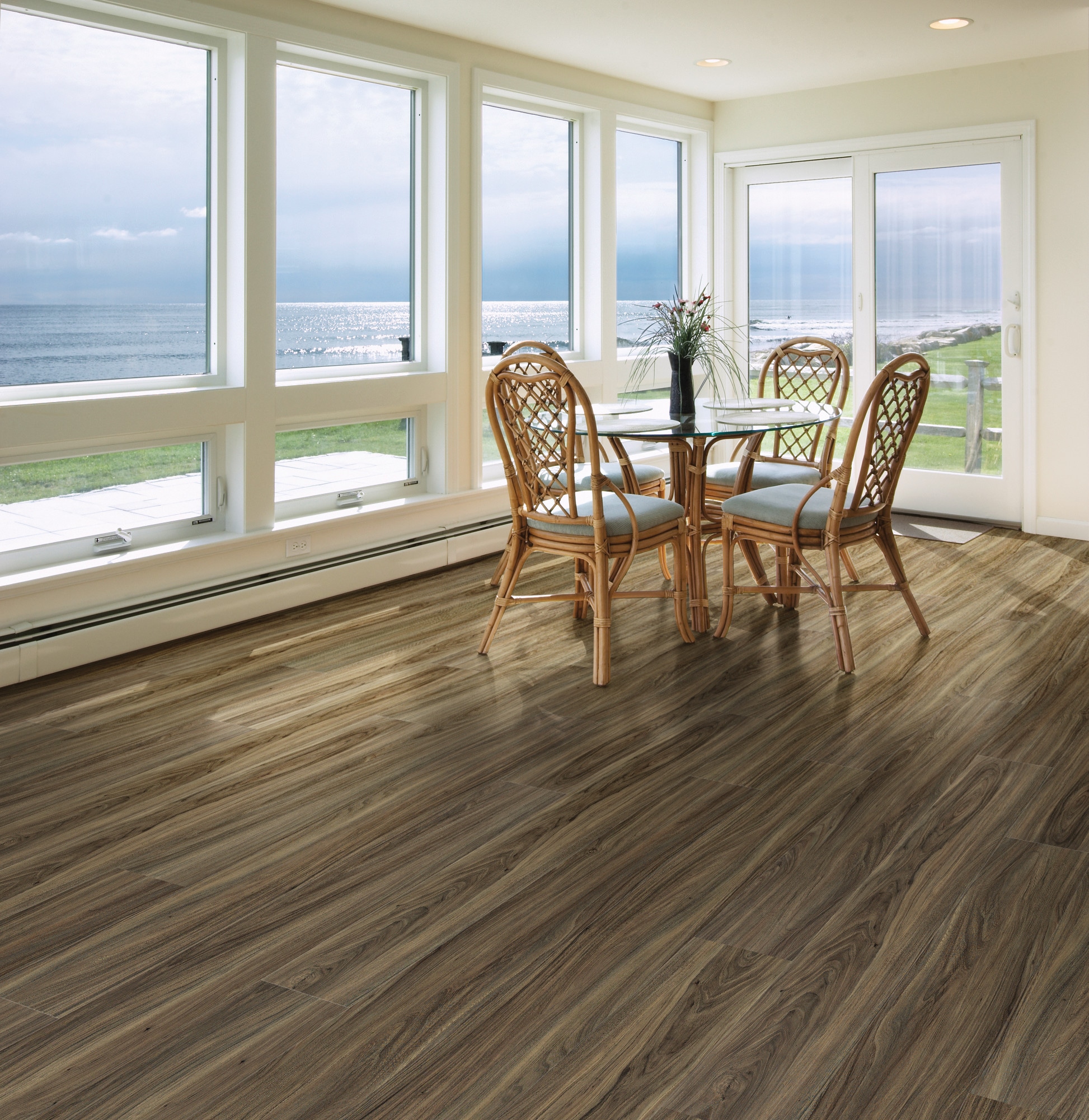 Shaw Rustic Design Backwoods Pine 12-mil x 7-in W x 48-in L Waterproof  Interlocking Luxury Vinyl Plank Flooring (18.91-sq ft/ Carton) at