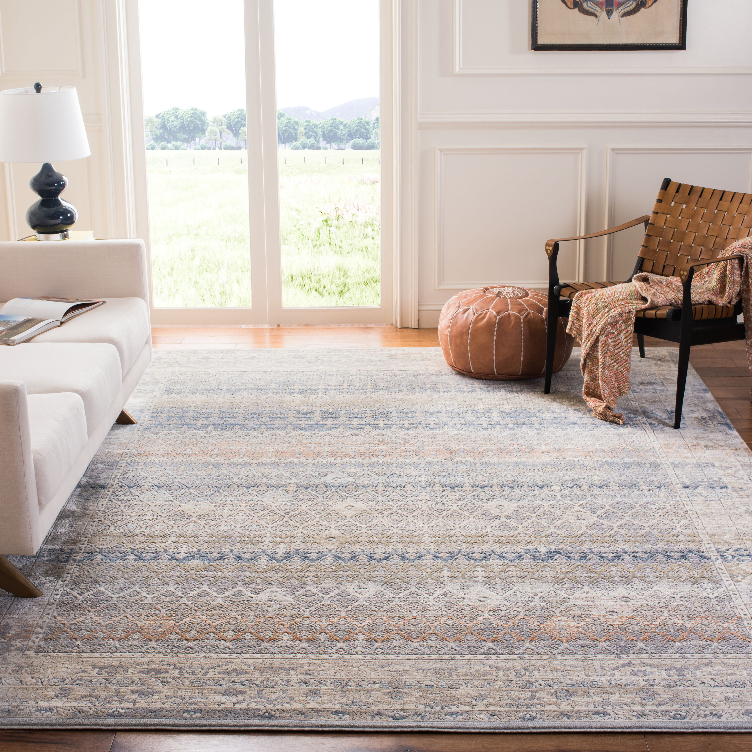  Cosmopolitan 646 Cream/Gray Traditional 8ft x 10ft Rectangle Rug