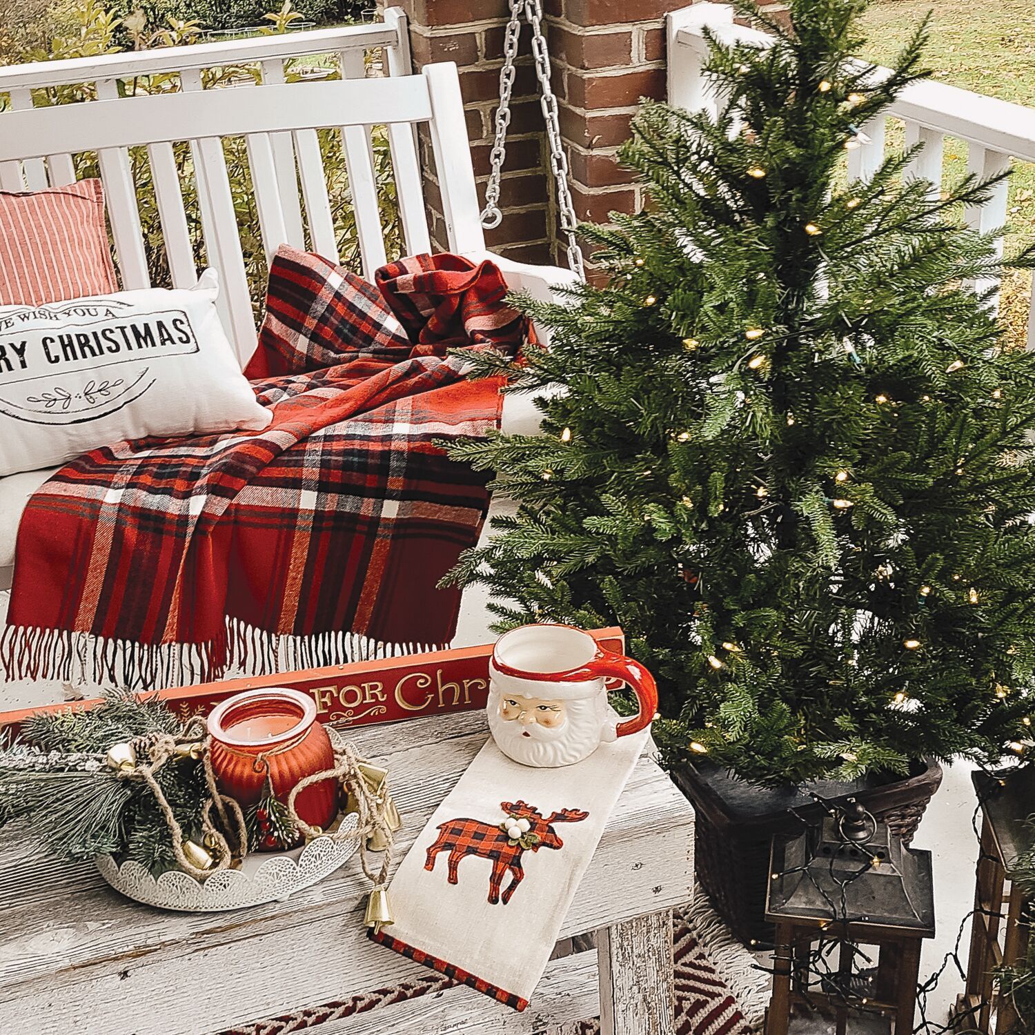 Fraser Hill Farm FFAD048P-5GR Artificial-Christmas-Trees - View #6