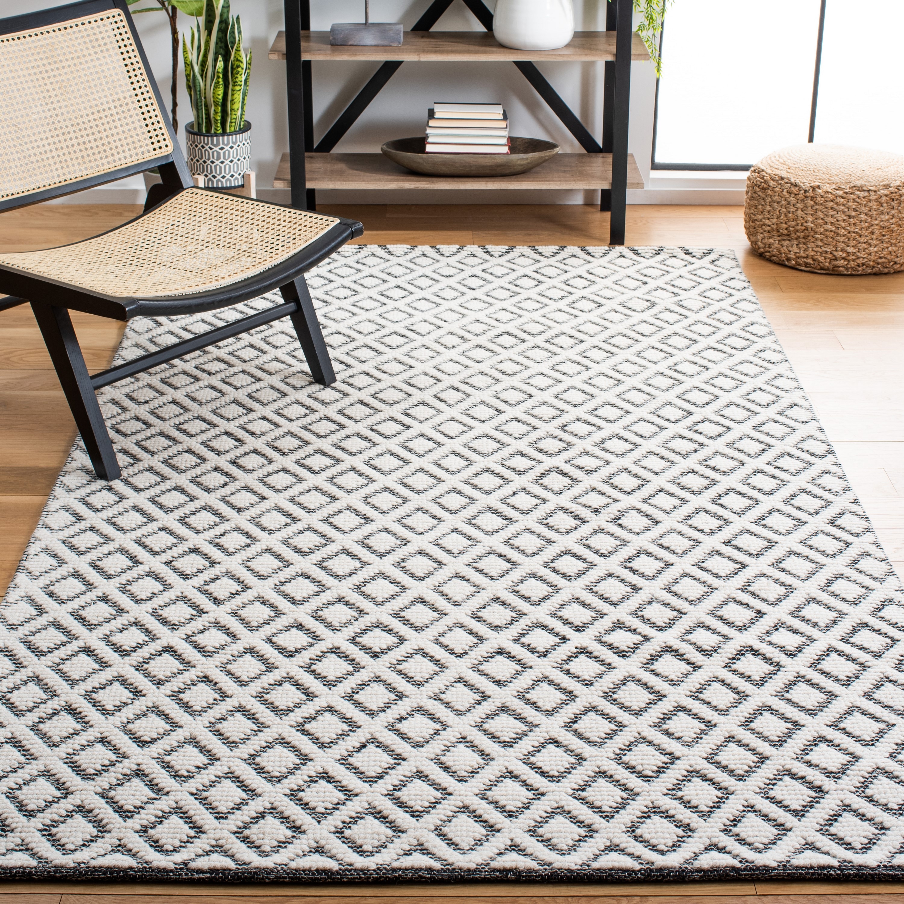 Safavieh VRM304Z-8 Vermont Groton 8 x 10 (ft) Wool Ivory/Black Rectangular Indoor Trellis Area rug