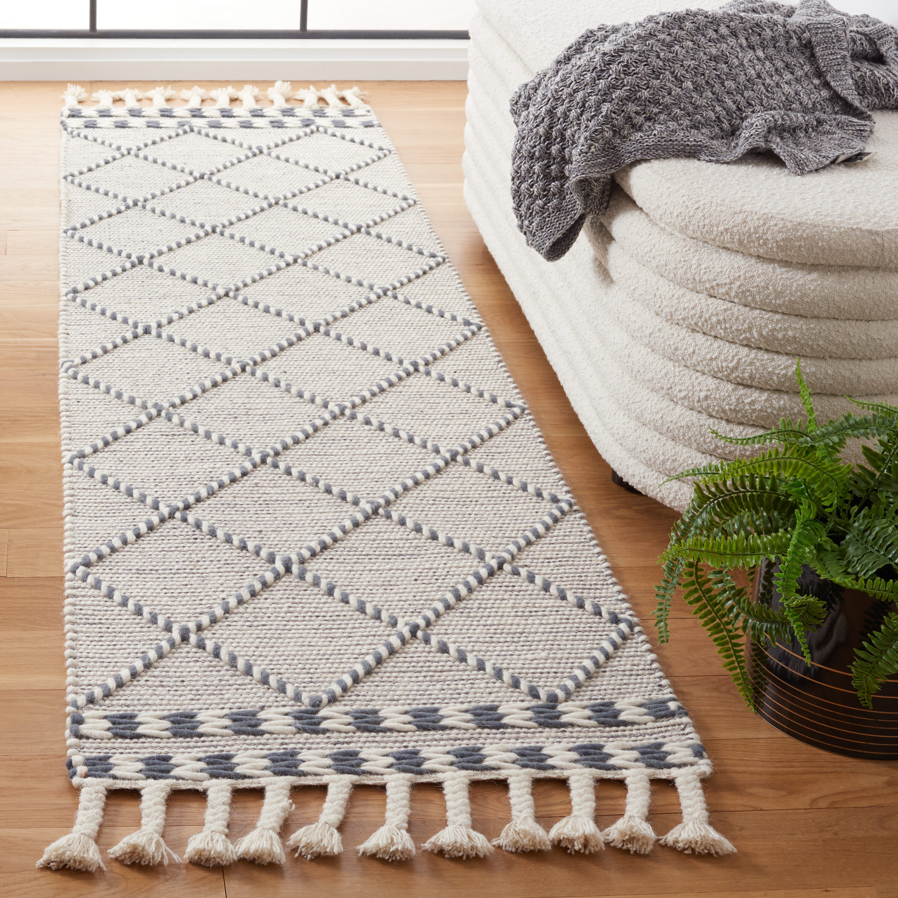  Vermont 161 Ivory/Denim Transitional 2ft-3in x 8ft Runner Rug