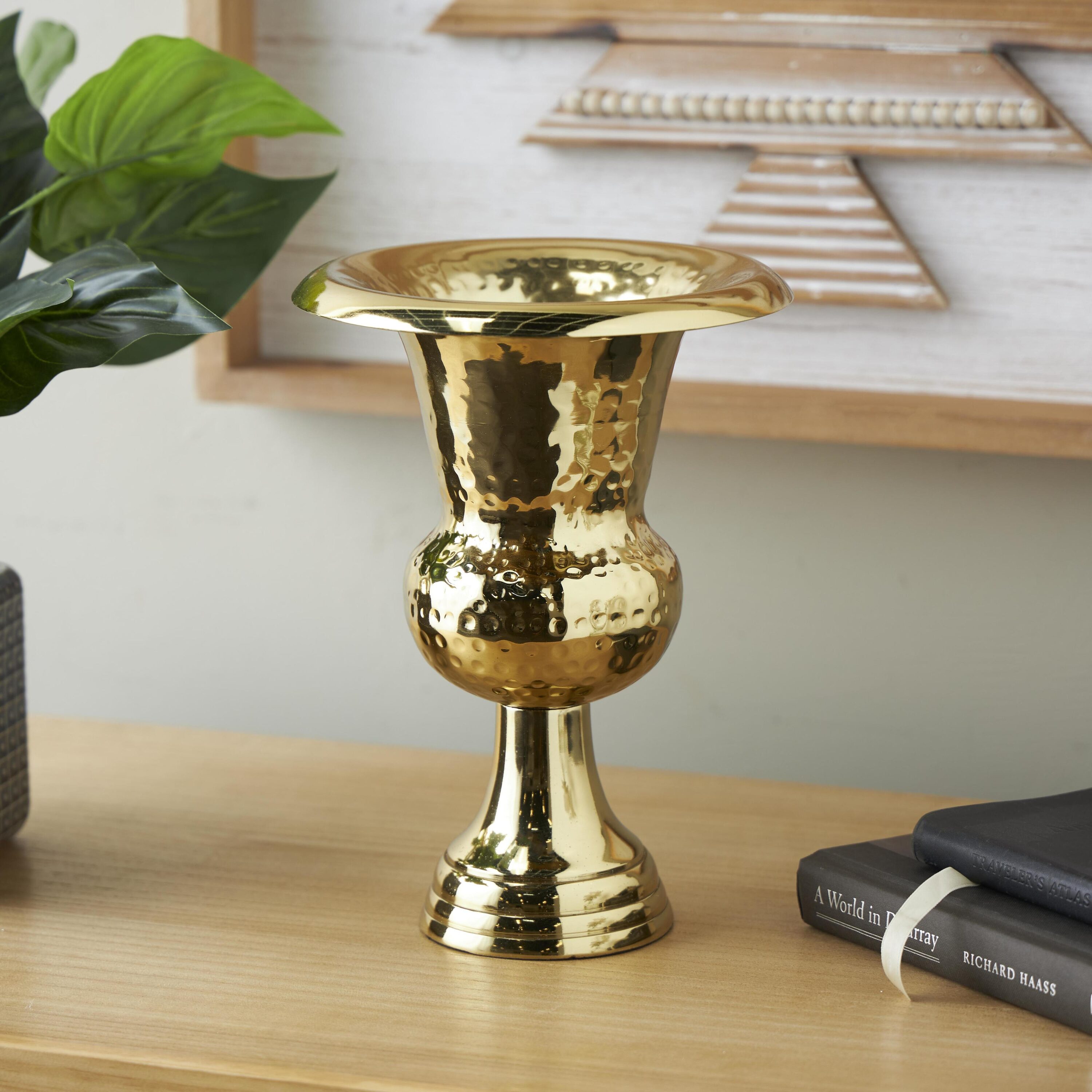 Grayson Lane 822828 Gold Aluminum Glam Vase