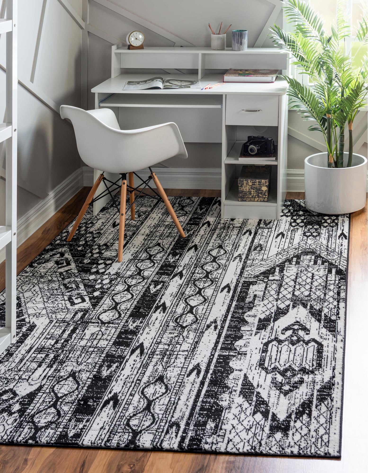 Unique Loom 3152035 Portland 5 x 8 (ft) Loomed Polypropylene Black and White Rectangular Indoor Stripe Area rug
