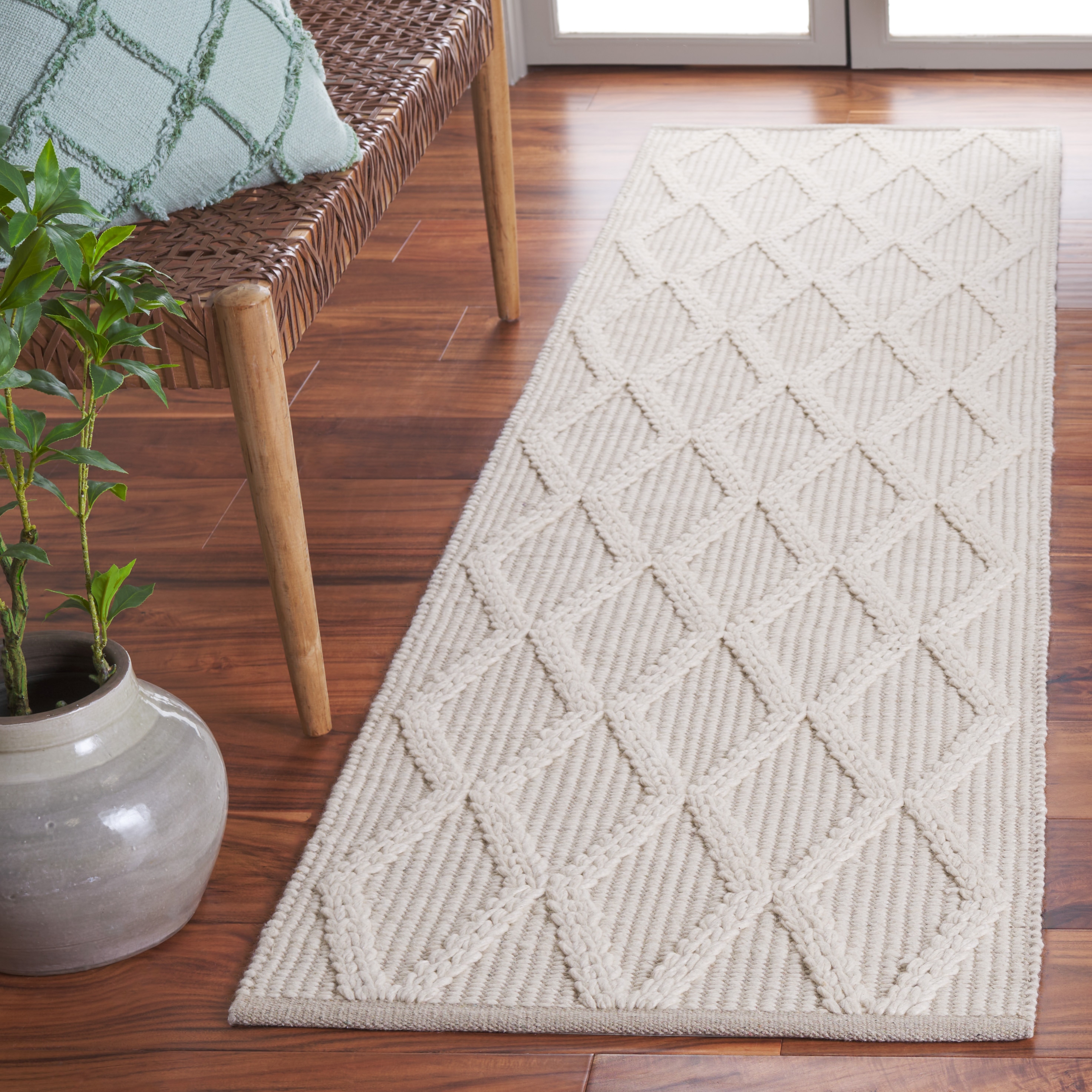  Natura 206 Ivory Contemporary 2ft-3in x 8ft Runner Rug