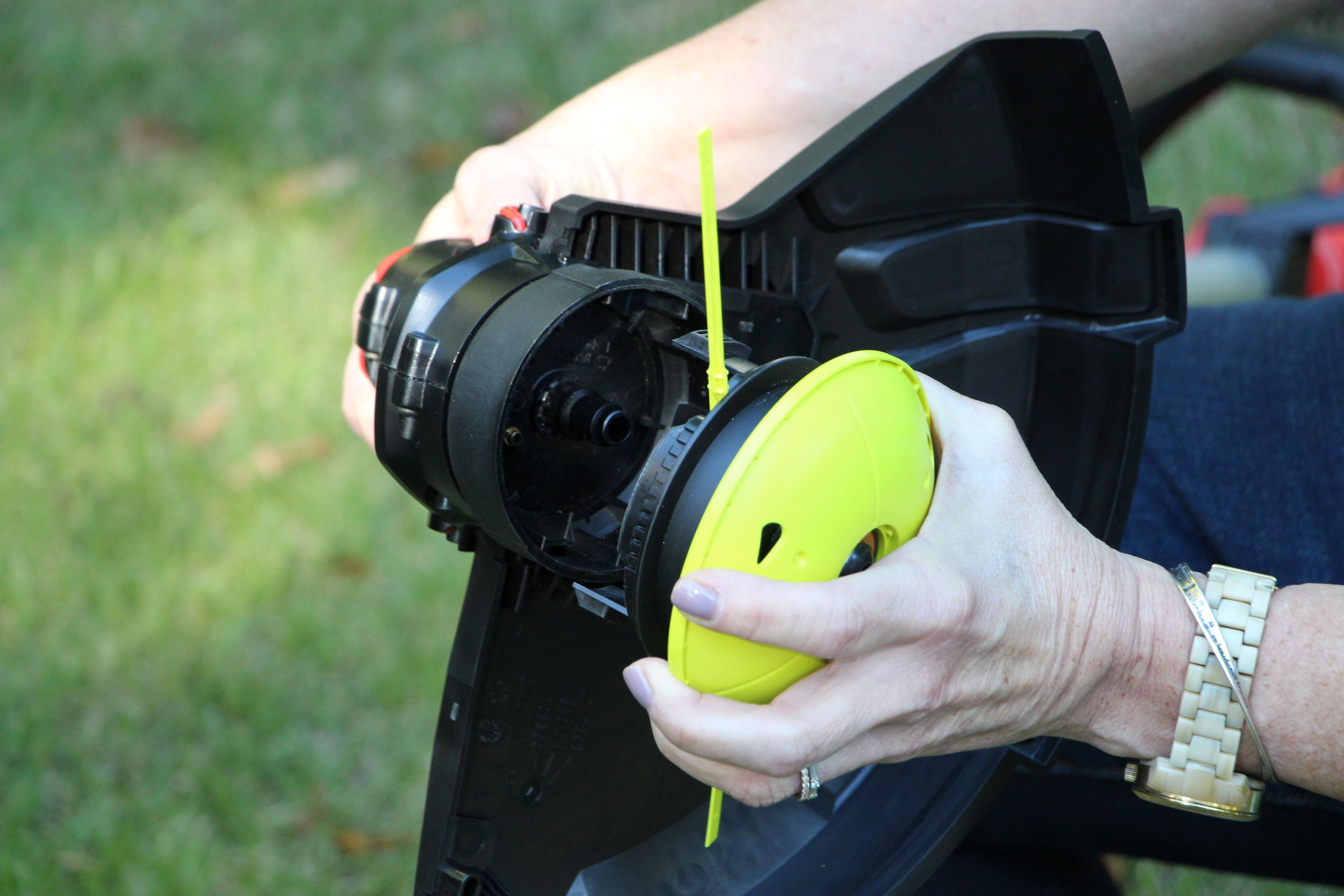 Aero-Flex Easy-Install String Trimmer Head with Aero-Sharp