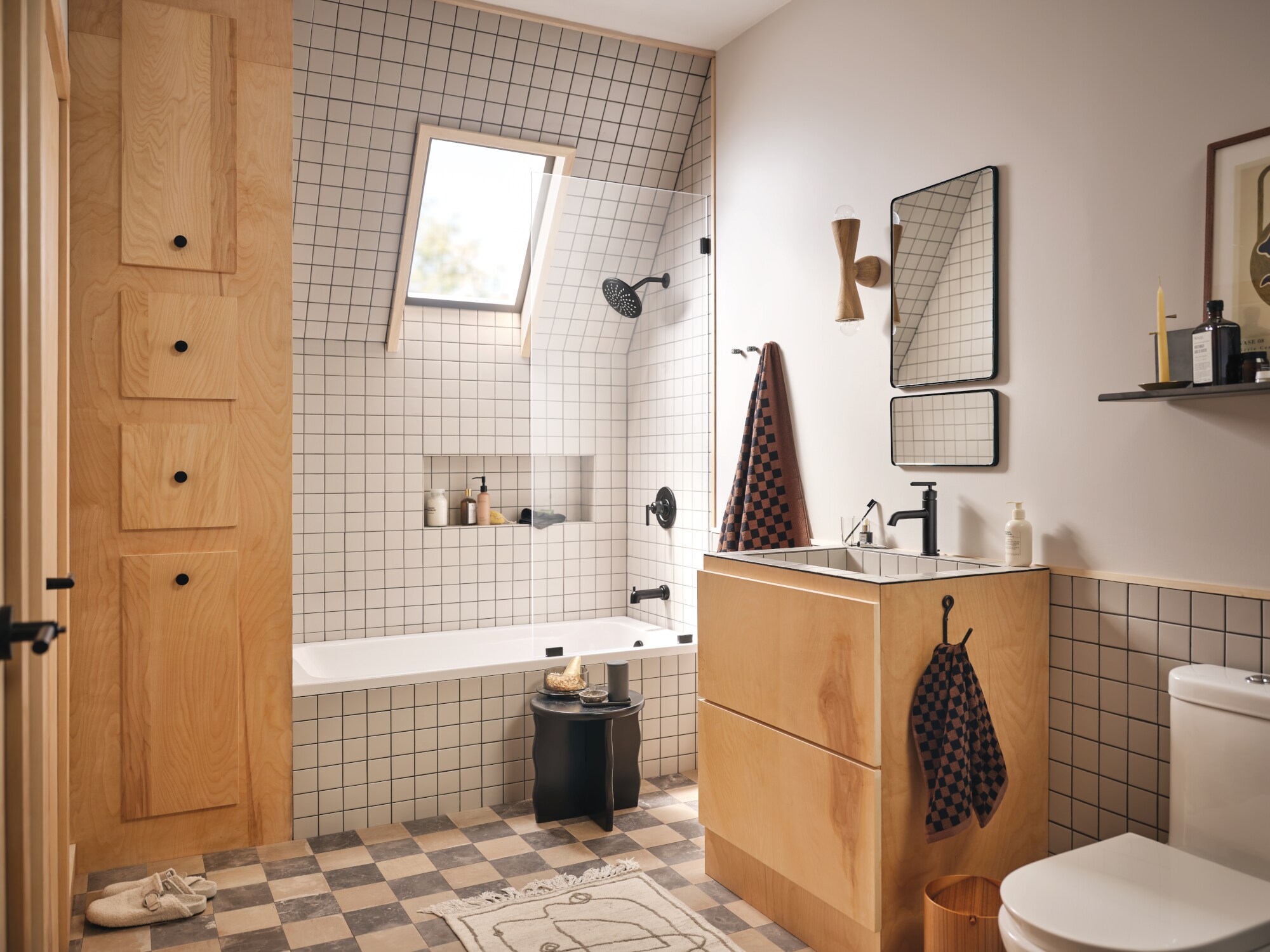 Moen T3003EPBL Tub-Shower-Faucets - View #4