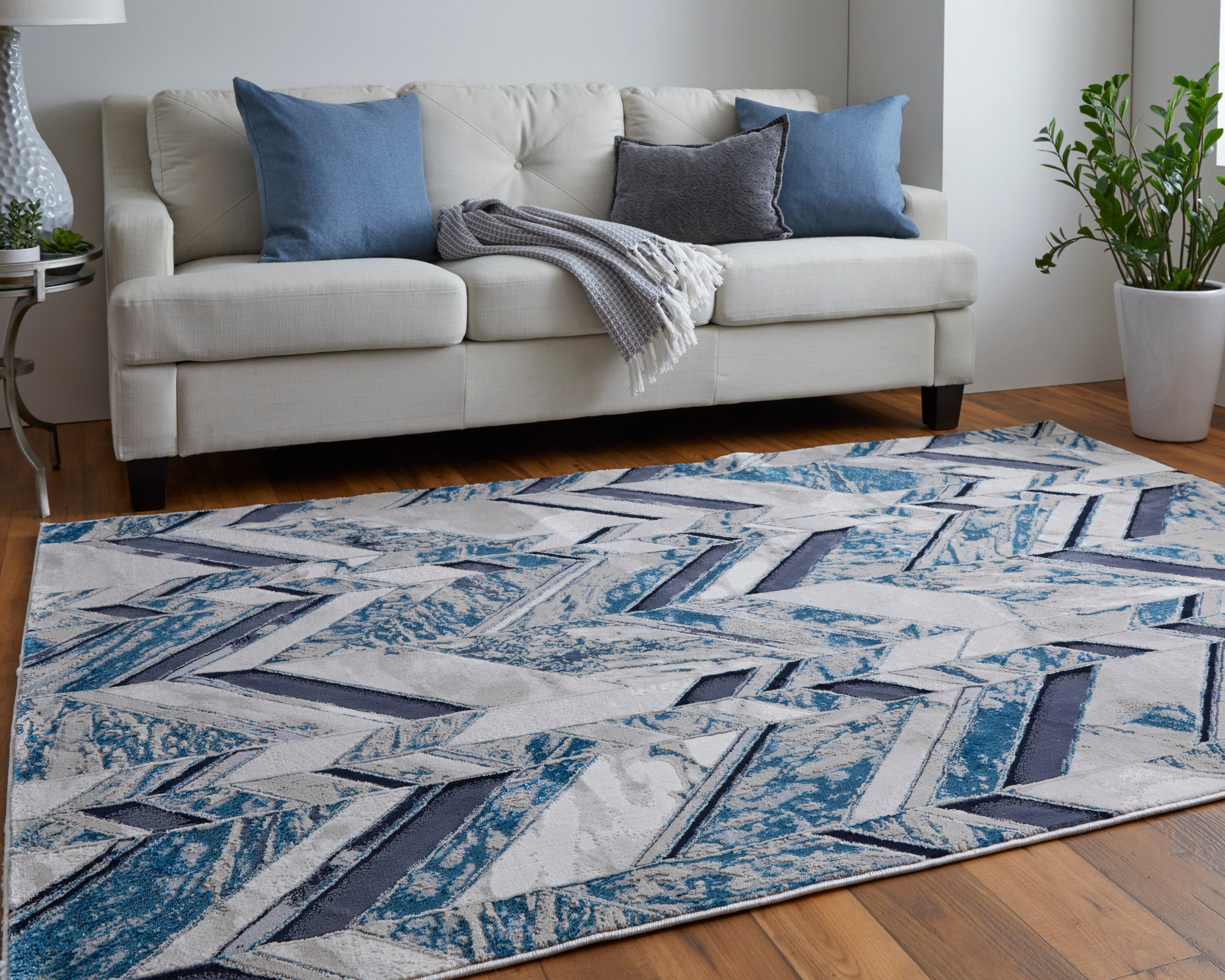 Blue and Gray Geometric Synthetic 4' x 6' Area Rug