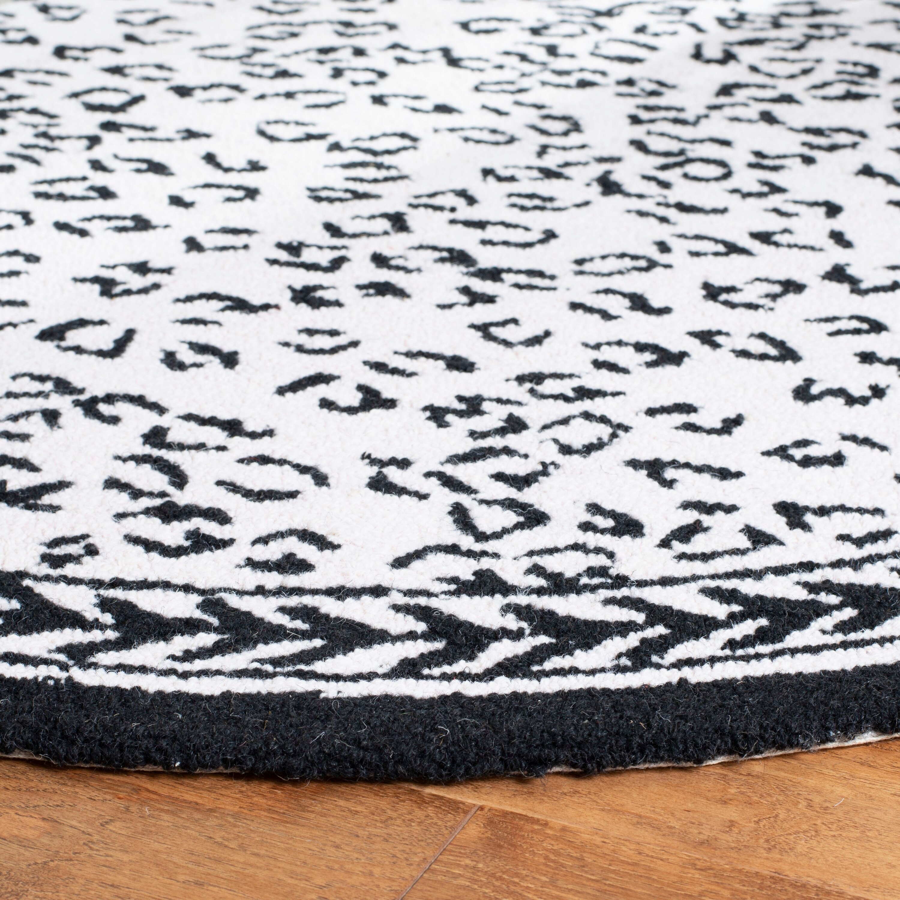 Safavieh HK15C-8OV rugs - View #3