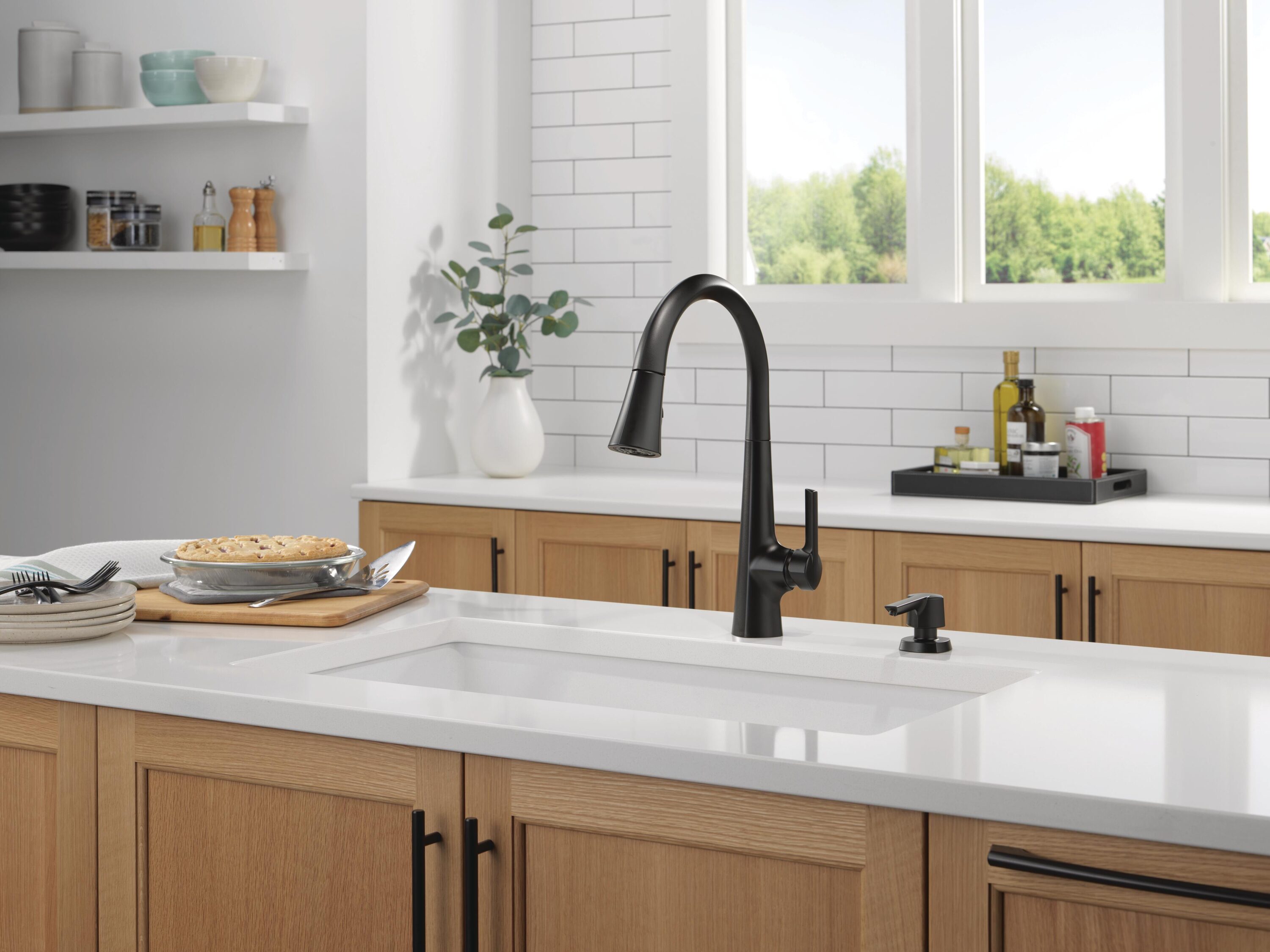 Delta 19872Z-BLSD-DST Kitchen-Faucets - View #11