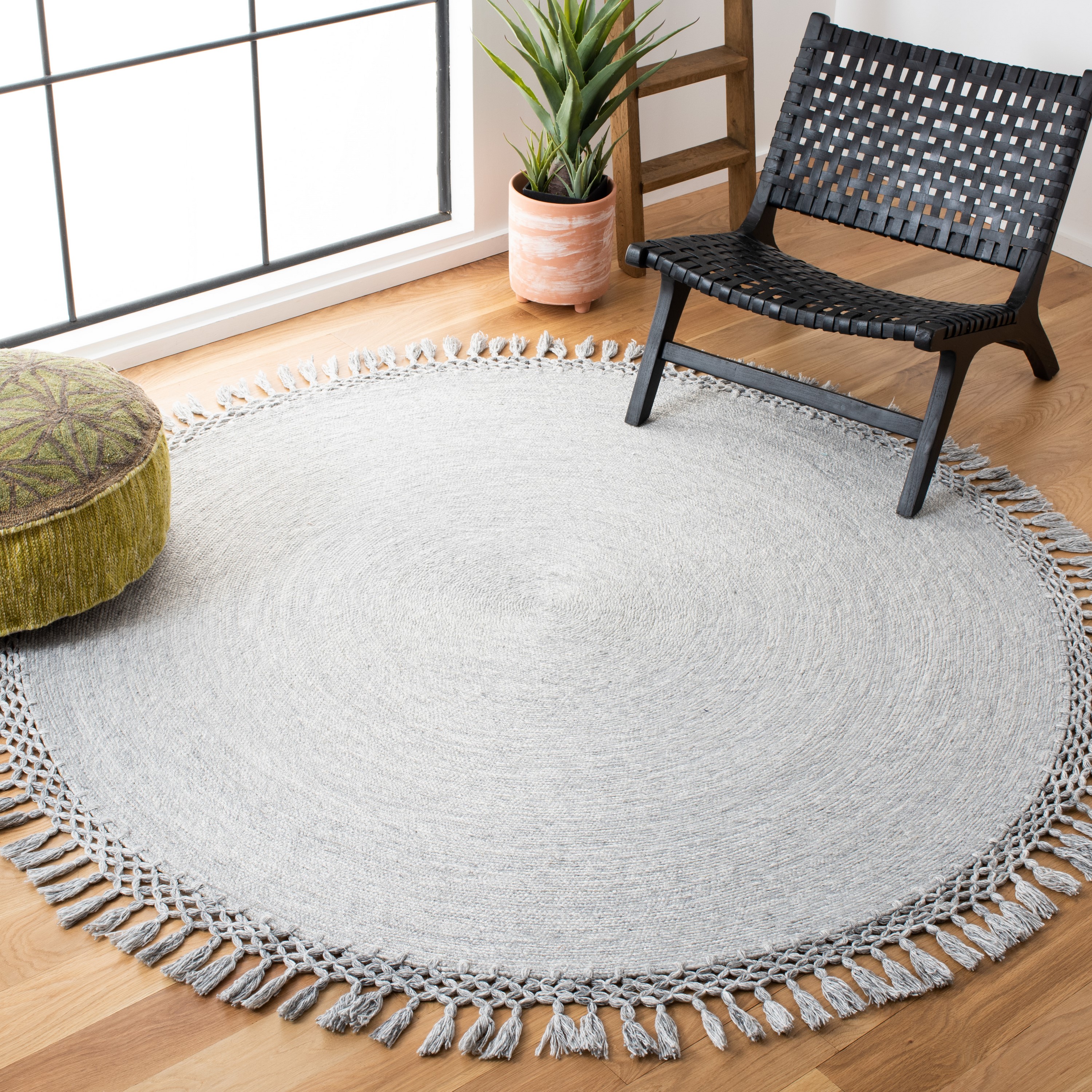 Safavieh SAH490F-4R Sahara Promila 4 x 4 (ft) Tufted Polyester Gray Round Indoor Geometric Moroccan Area rug