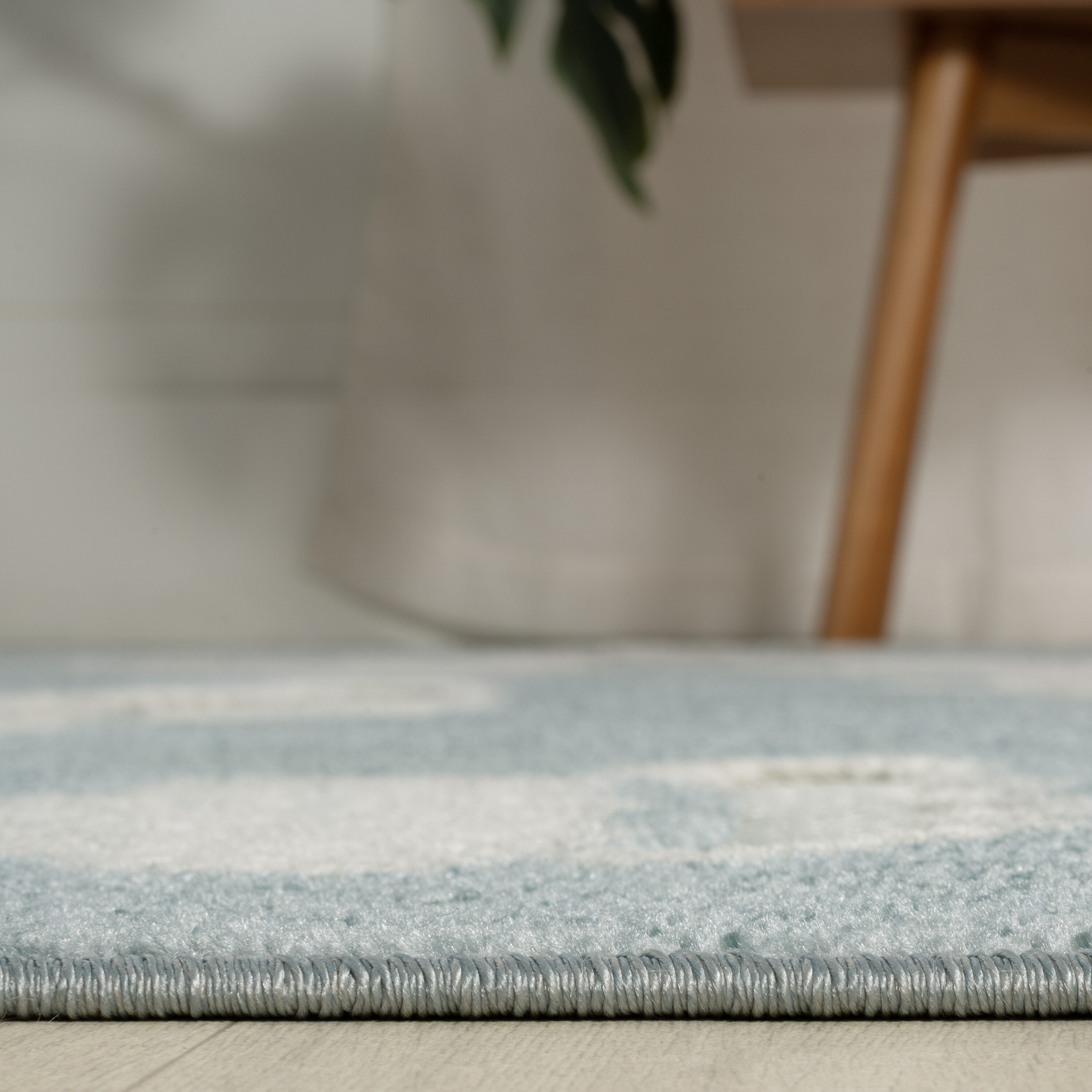 Hedwig Blue and Ivory Cloud Scandi 3x5 Area Rug