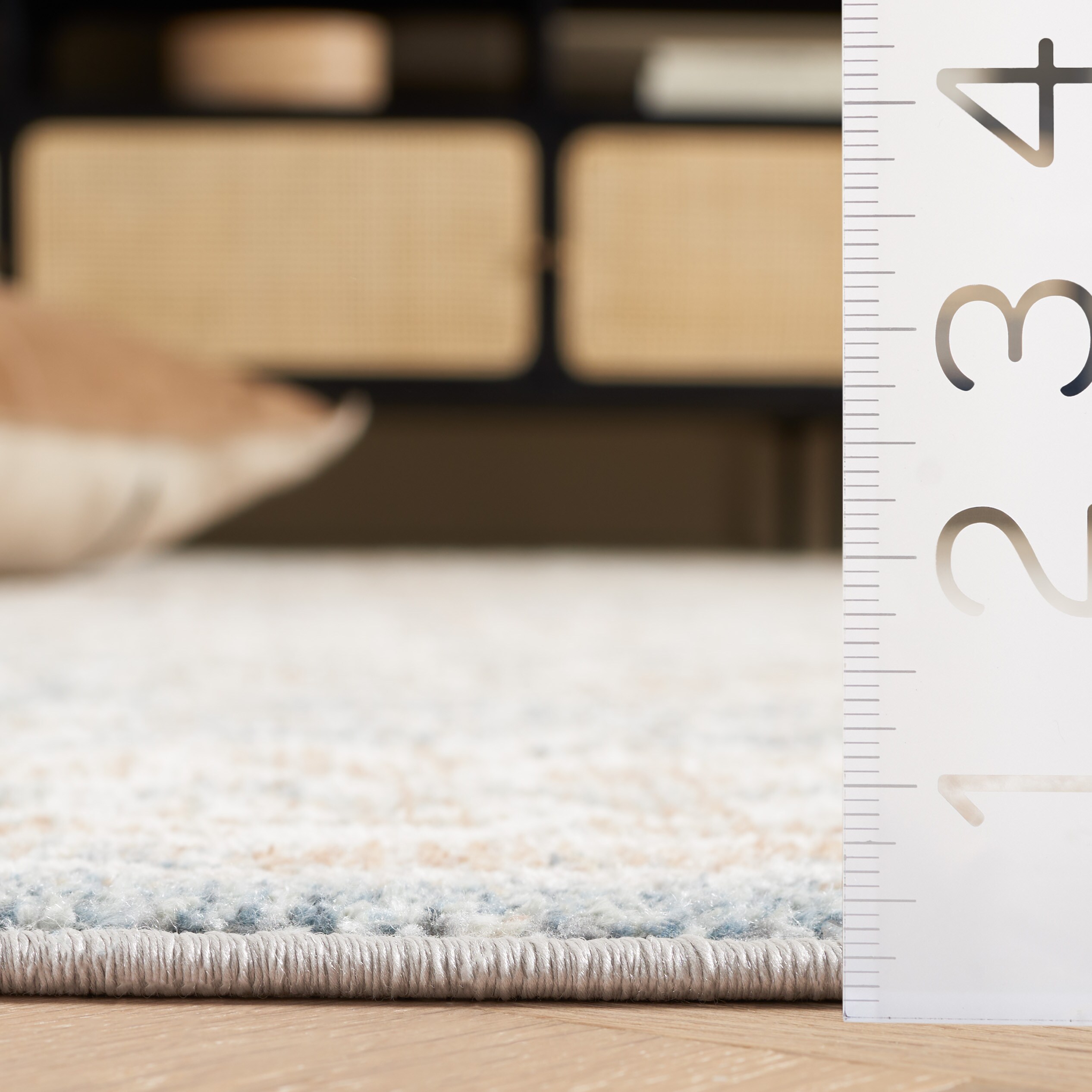 Safavieh BLR242A-4 rugs - View #4