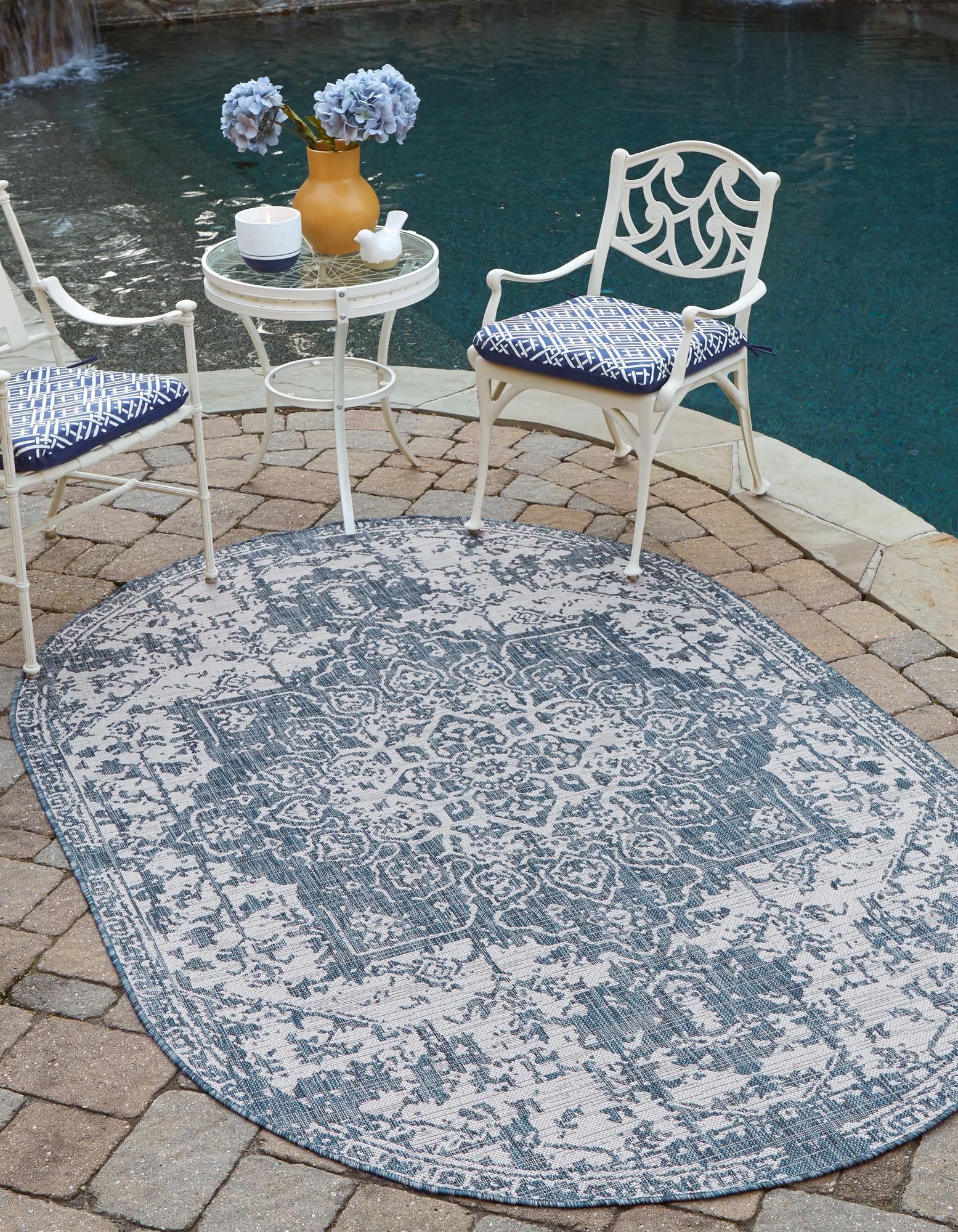 Unique Loom 3152190 Jill Zarin Outdoor 8 x 10 (ft) Loomed Polypropylene Blue Oval Indoor/Outdoor Medallion Area rug