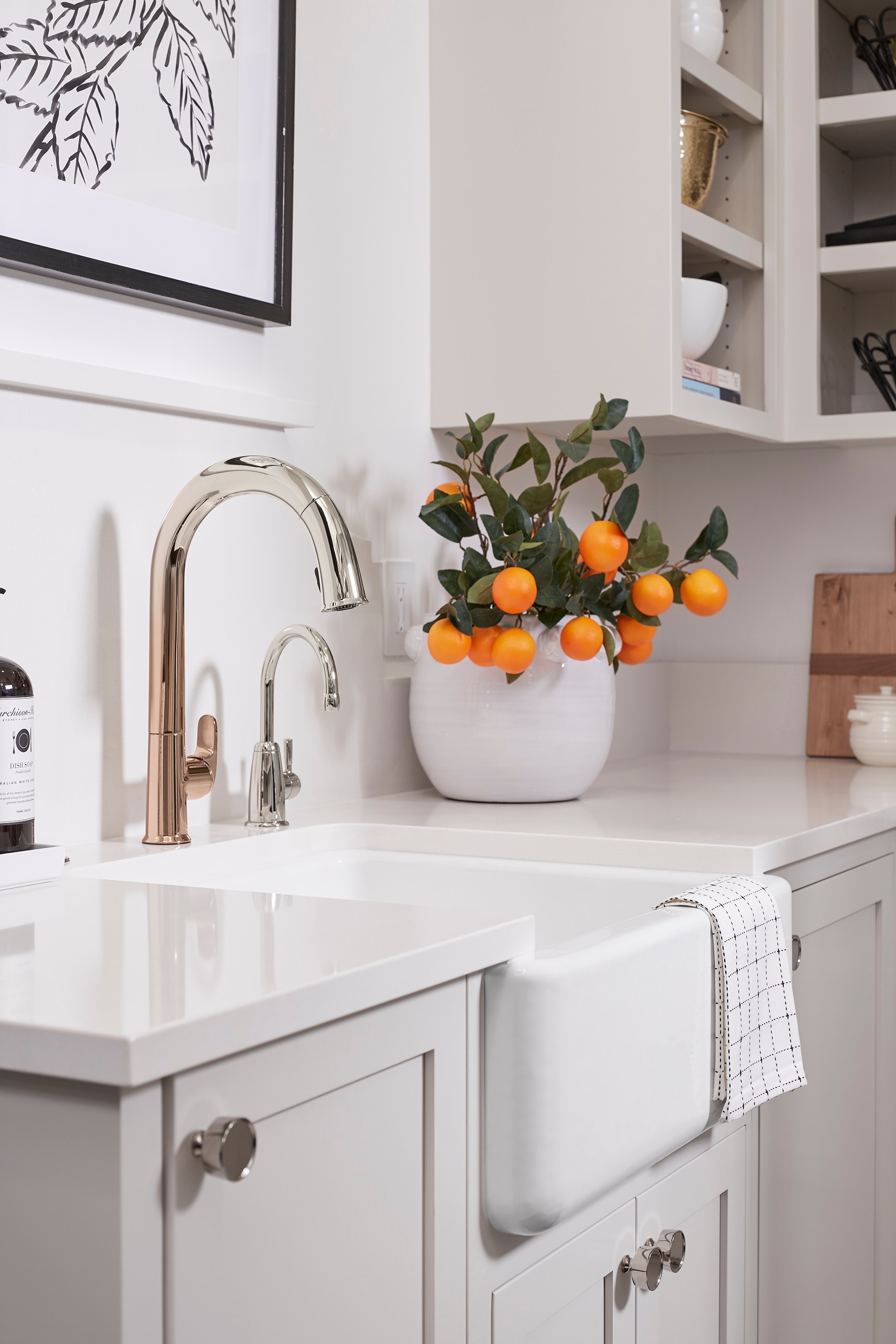 White Cast Iron Farmhouse Single-Bowl Kitchen Sink