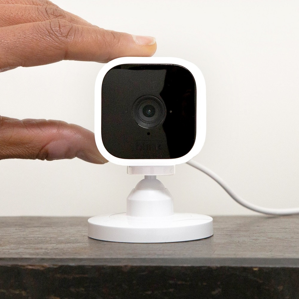 Blink Mini – Compact indoor plug-in smart security camera, 1080 HD - 1  Camera