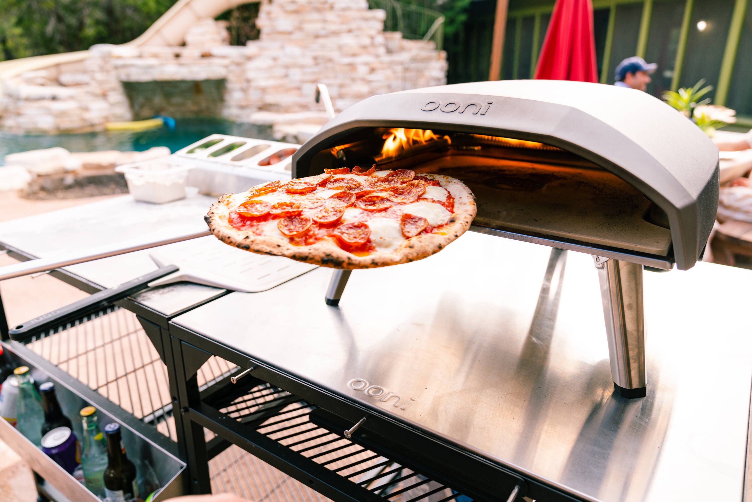  Ooni Karu 16 Multi-Fuel Outdoor Pizza Oven + Ooni 14  Perforated Pizza Peel + Ooni Infrared Thermometer + Ooni Turning Peel -  Ideal for Any Outdoor Kitchen : Patio, Lawn & Garden