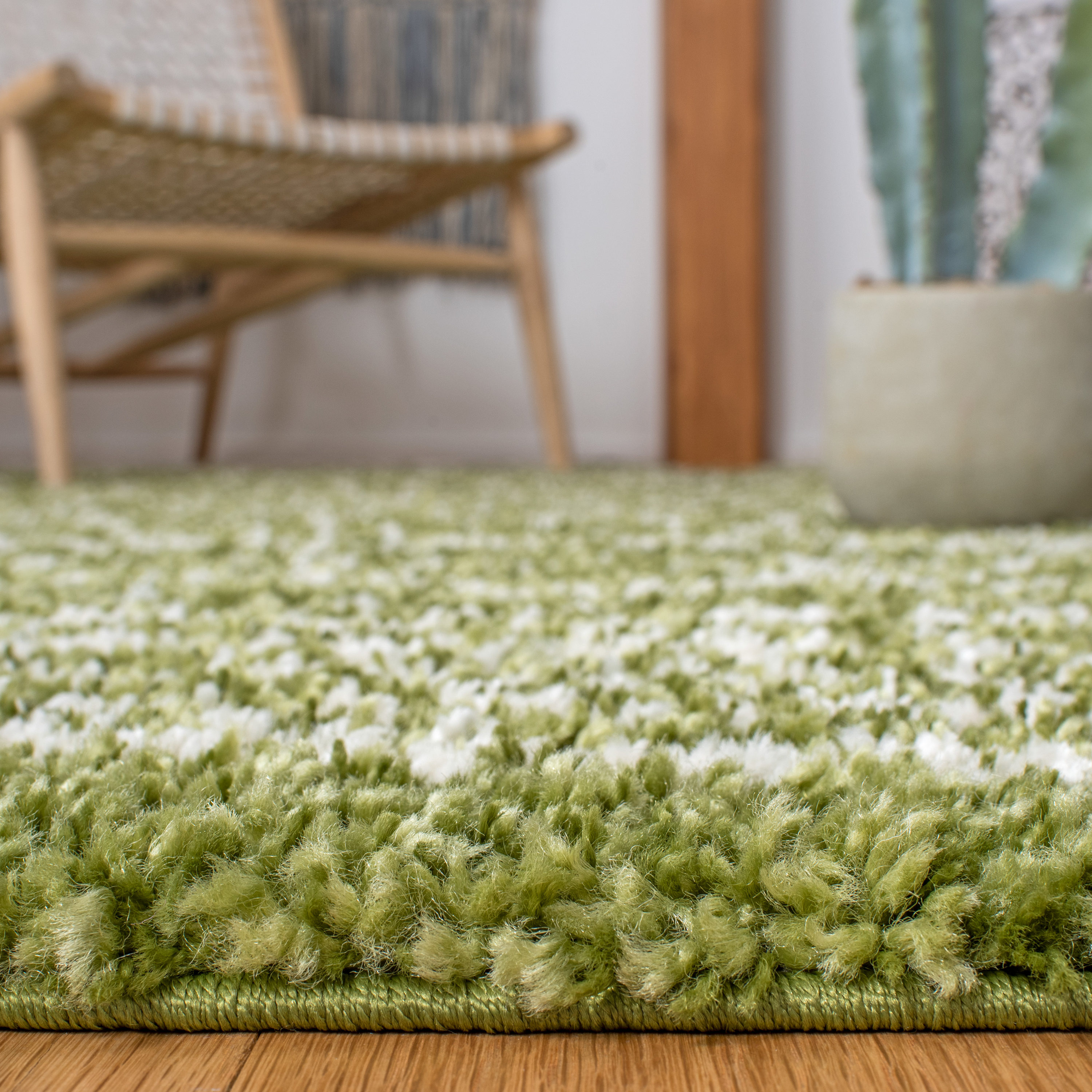 Arizona Green and Ivory Geometric Shag Area Rug, 5'1" x 7'6"