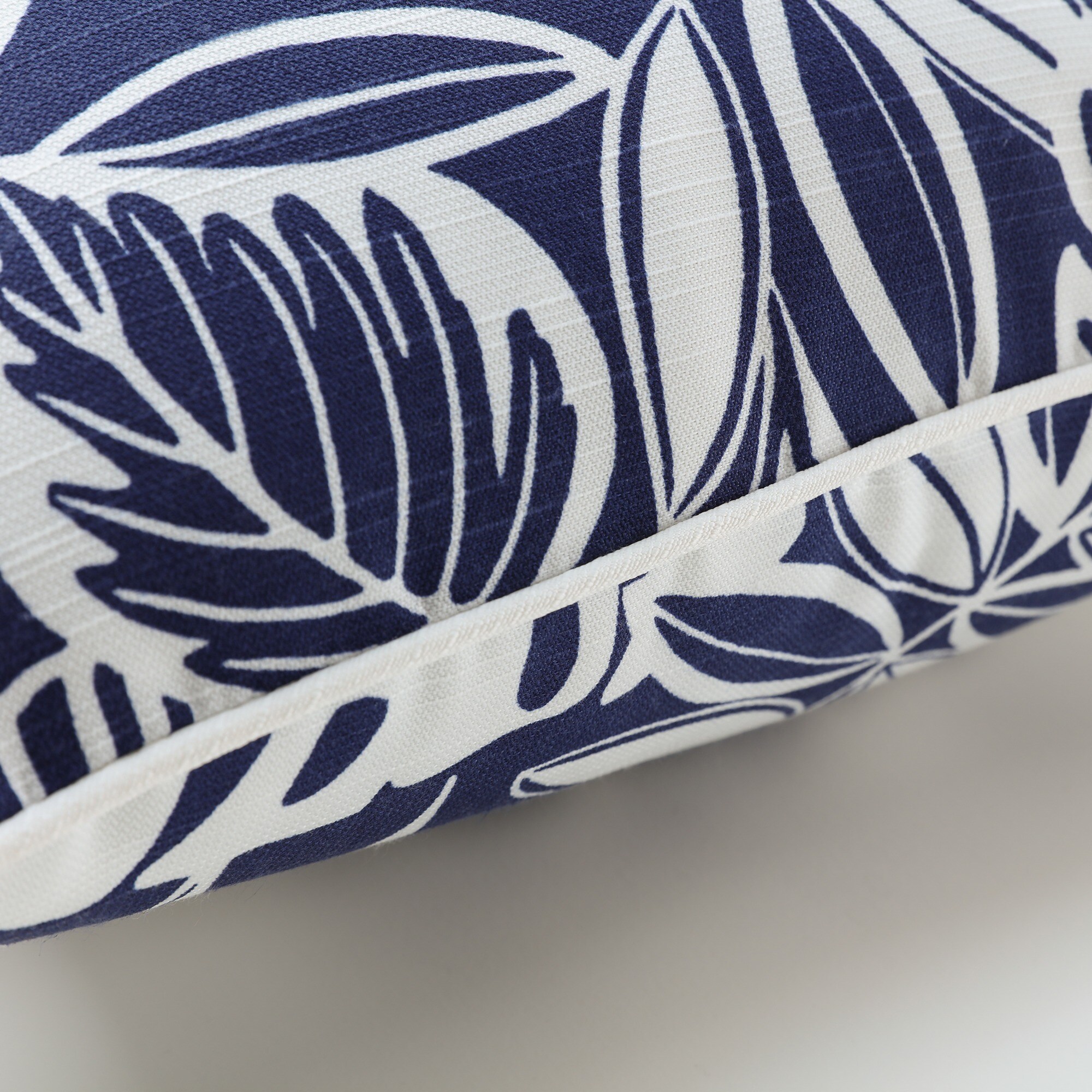 Pillow Perfect 690537 Outdoor-Accent-Pillows - View #2