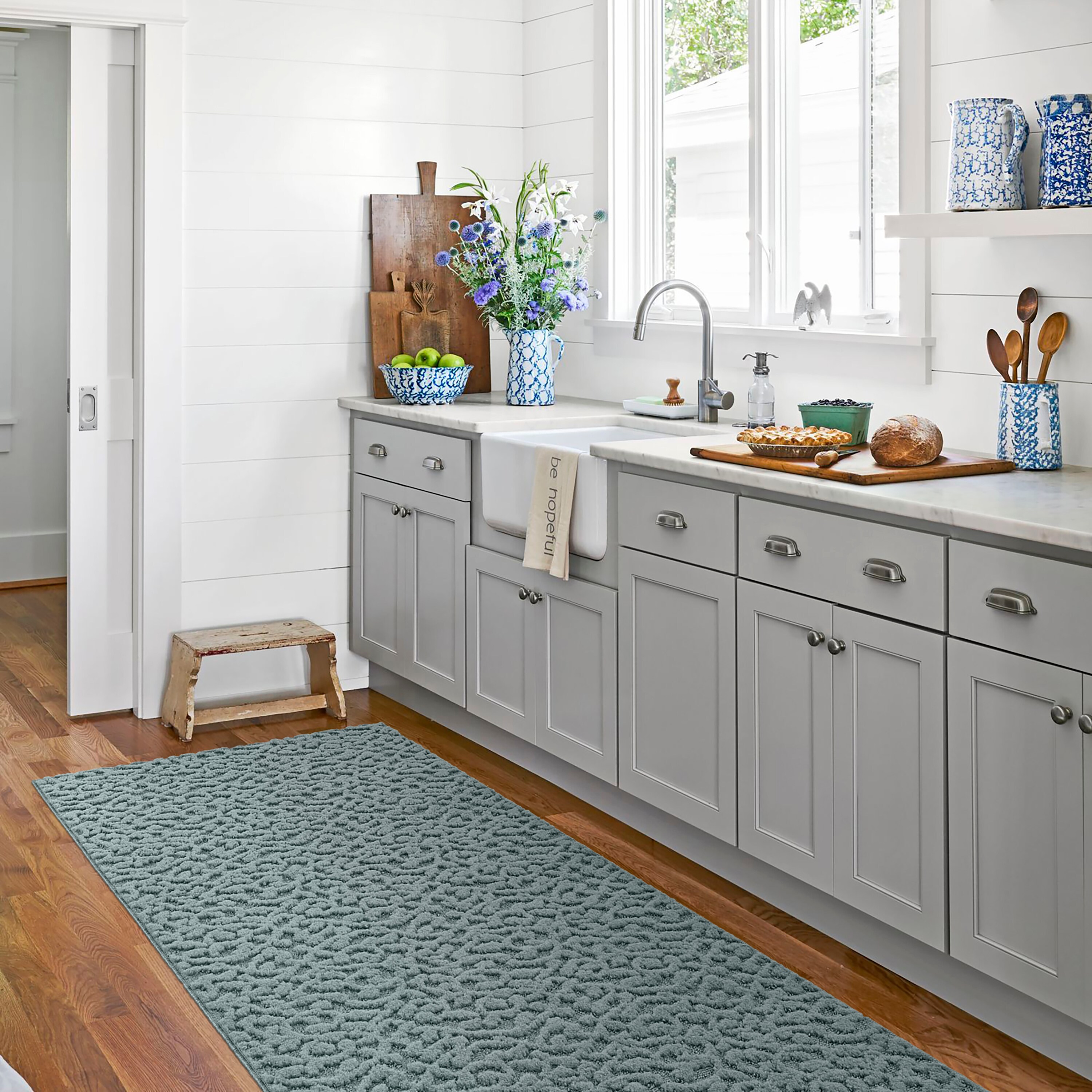 Garland Rug CL010N03614408 Ivy 3 x 12 (ft) Tufted Polypropylene Sea Foam Rectangular Indoor Floral/Botanical Farmhouse/Cottage Runner rug