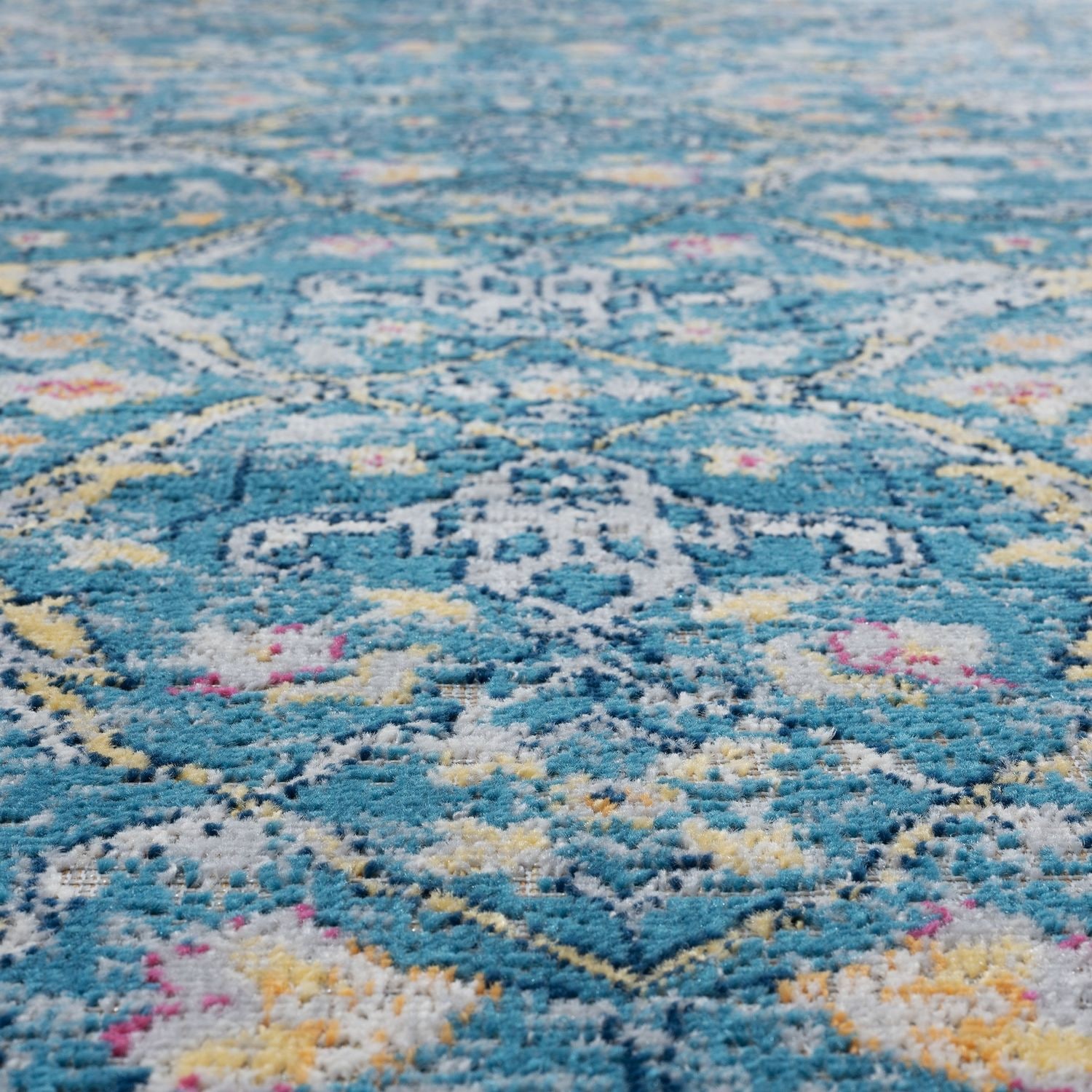 Antiquity Blue Distressed 8' x 10' Tufted Outdoor Rug