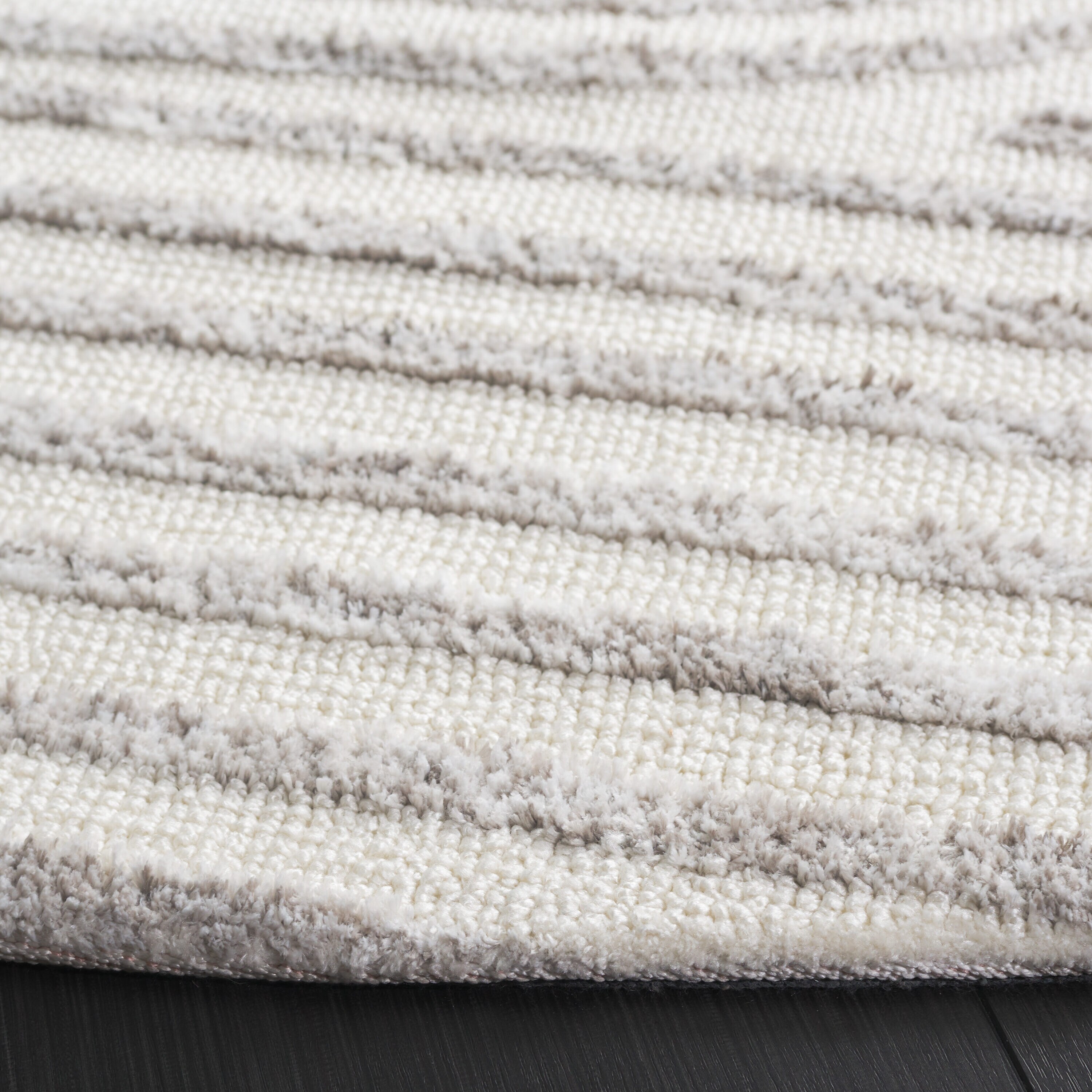 Safavieh AUD106A-6R rugs - View #3