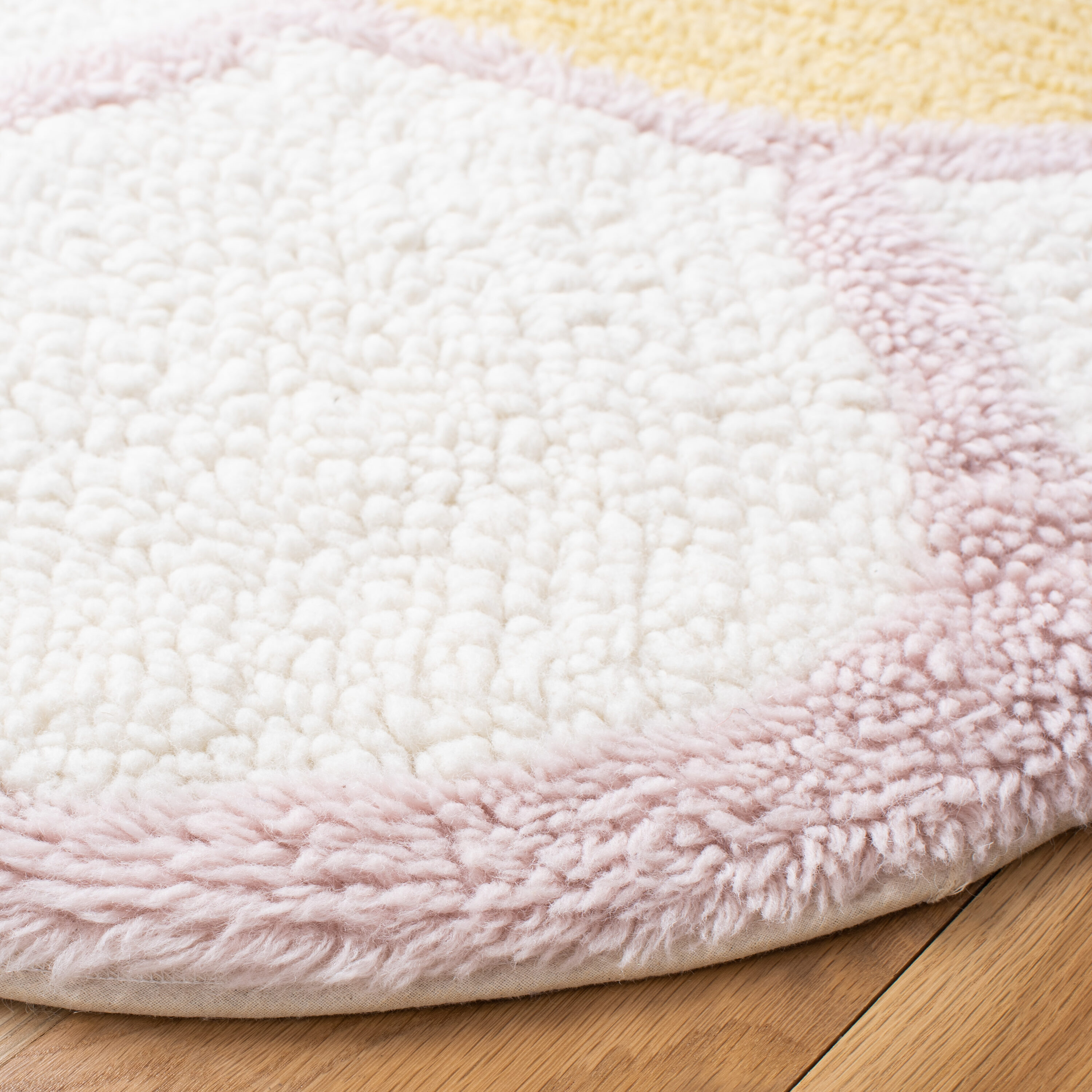 Safavieh VRM476A-4R rugs - View #3