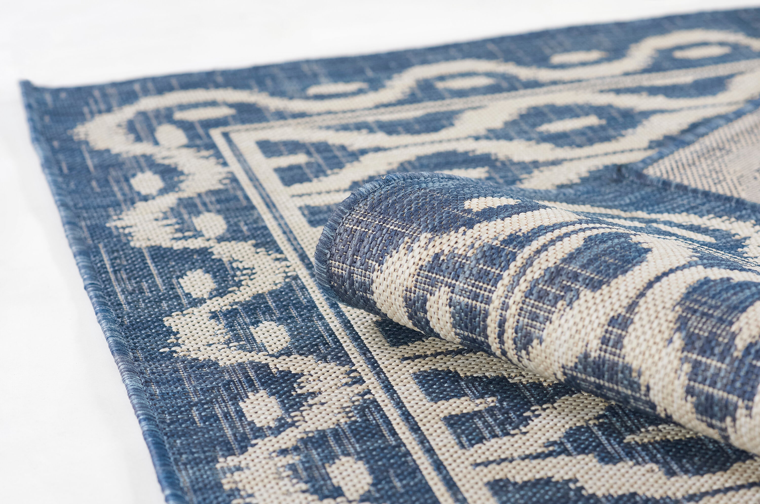 Momeni 4 X 6 Blue Indoor/Outdoor Area Rug in the Rugs department 