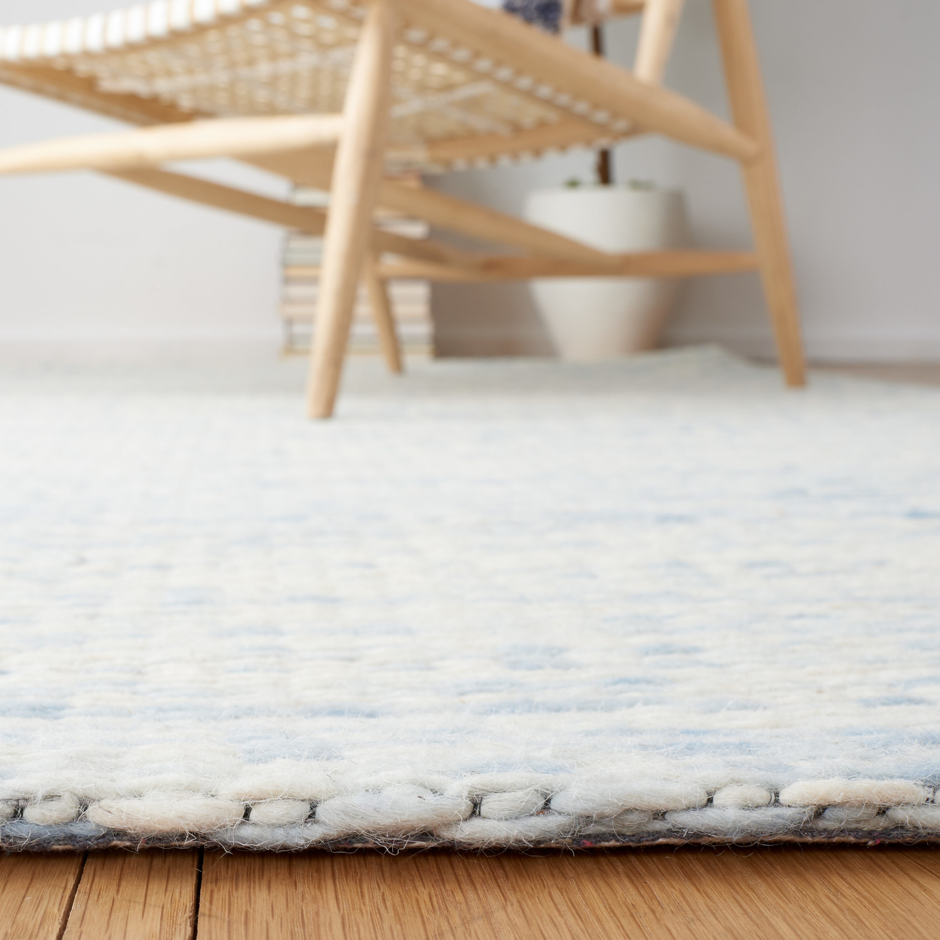 Safavieh MRB311L-4 rugs - View #7