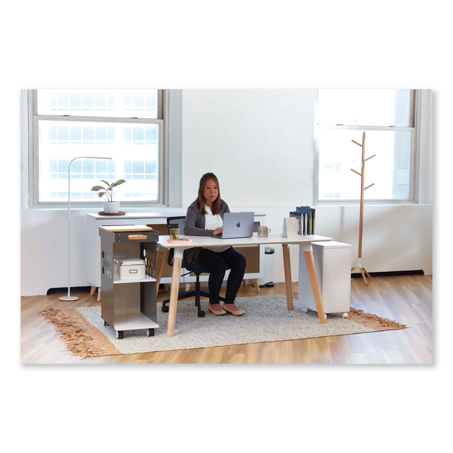 Safco 1017WH floorlamps - View #2