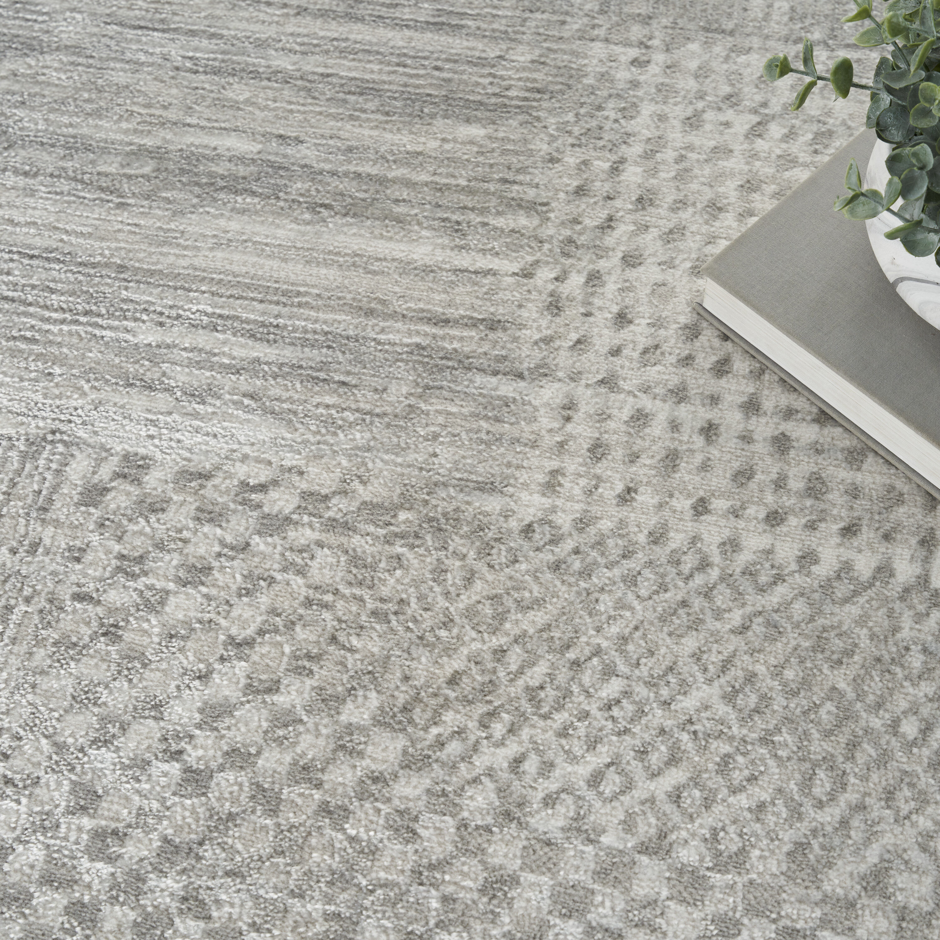 Glam Silver Gray Abstract 4' x 6' Synthetic Area Rug