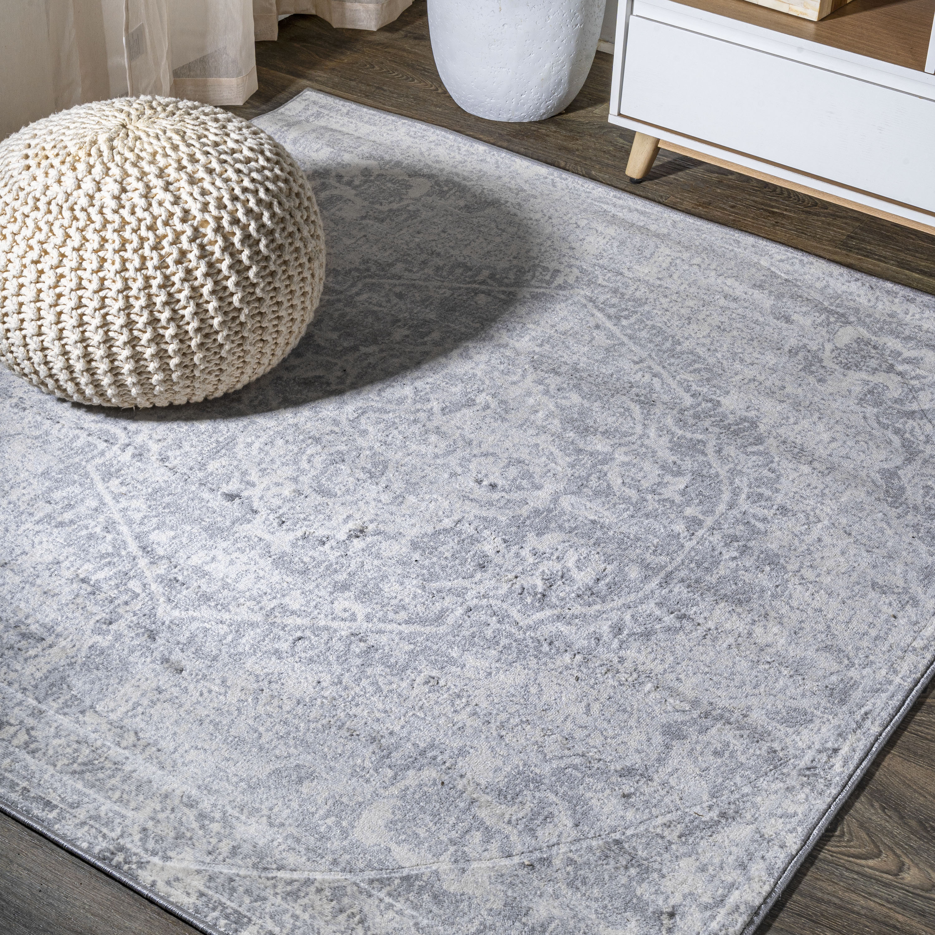 JONATHAN  Y MDP105B-6SQ MODERN PERSIAN Vintage Medallion 6 x 6 (ft) Loomed Polypropylene Gray/Ivory Square Indoor Medallion Persian Area rug