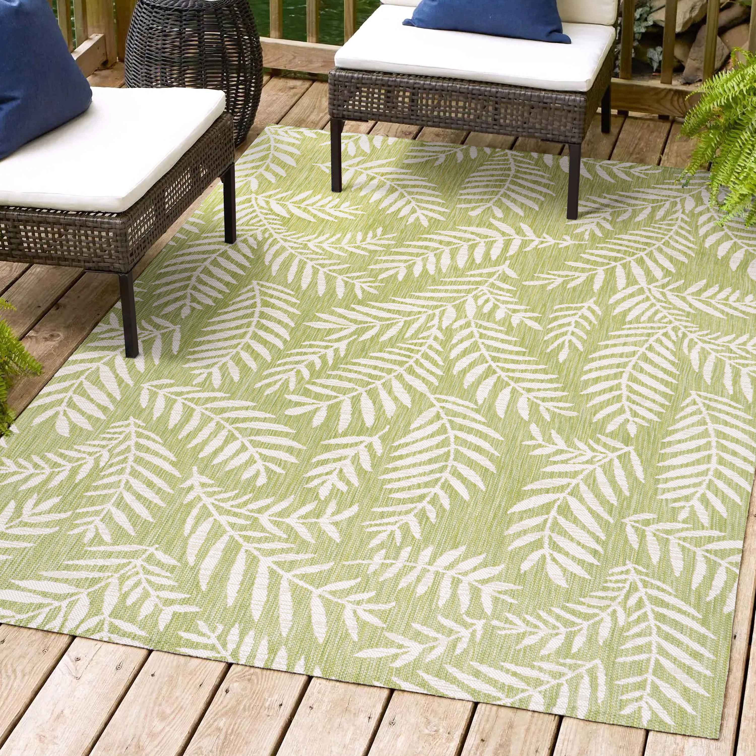JONATHAN  Y SMB119D-5 Santa Monica Nevis Palm Frond 5 x 8 (ft) Loomed Polypropylene Green/Cream Rectangular Indoor/Outdoor Floral/Botanical Coastal Area rug
