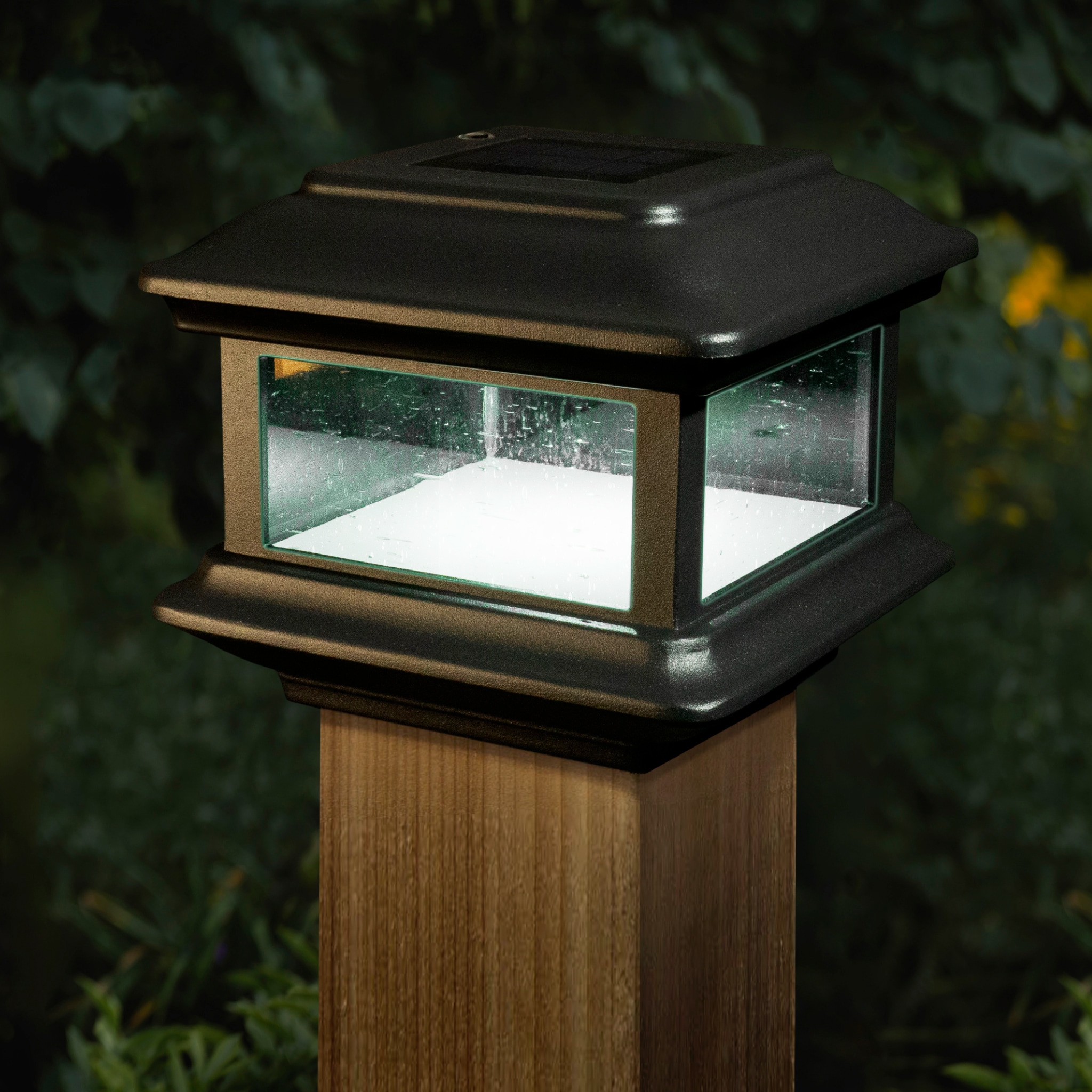 Classy Caps 4-in x 4-in 5-Lumen 1-Watt Black Solar LED Outdoor Post Cap ...