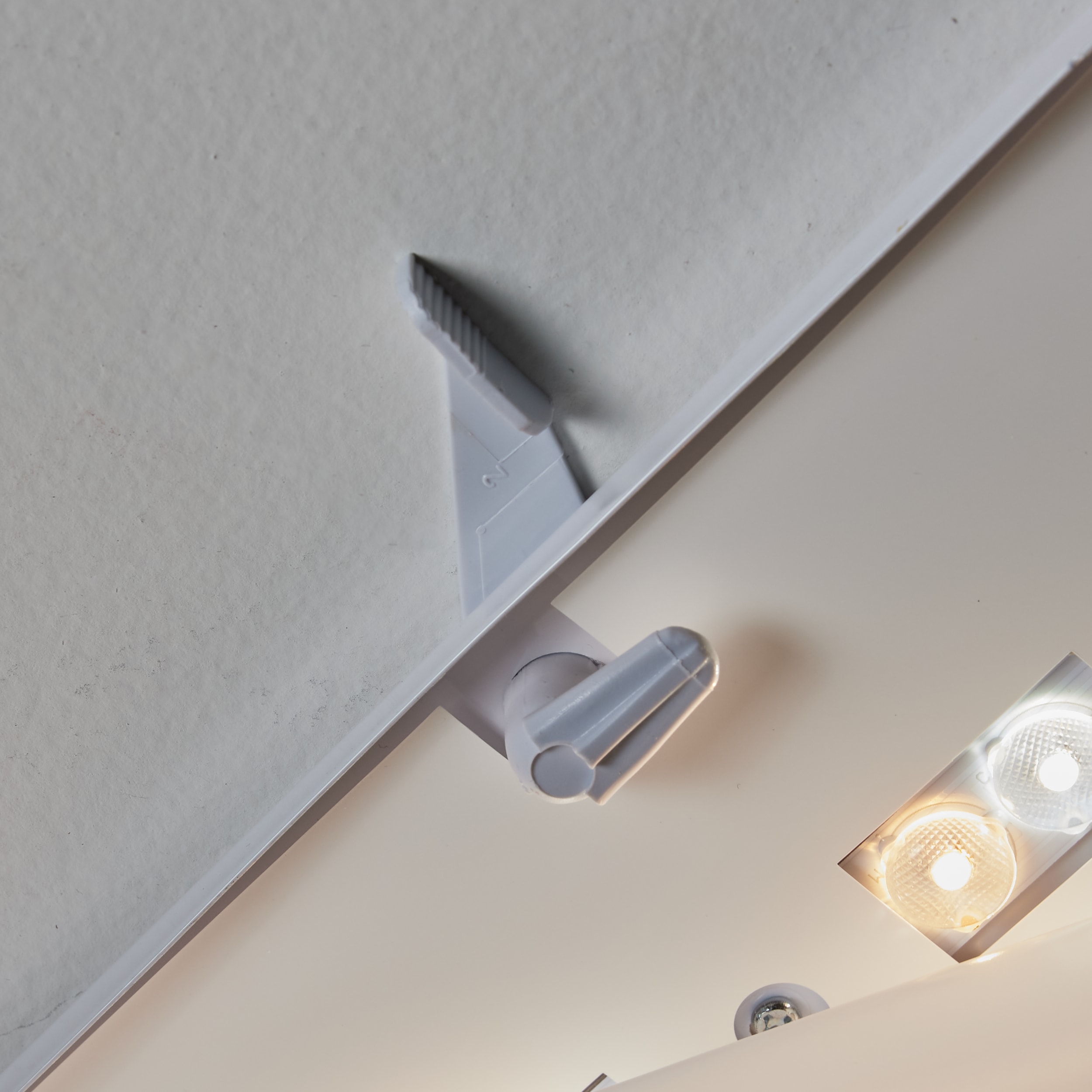 Utilitech LF1165-WHG-28LFC-U flushmounts - View #2