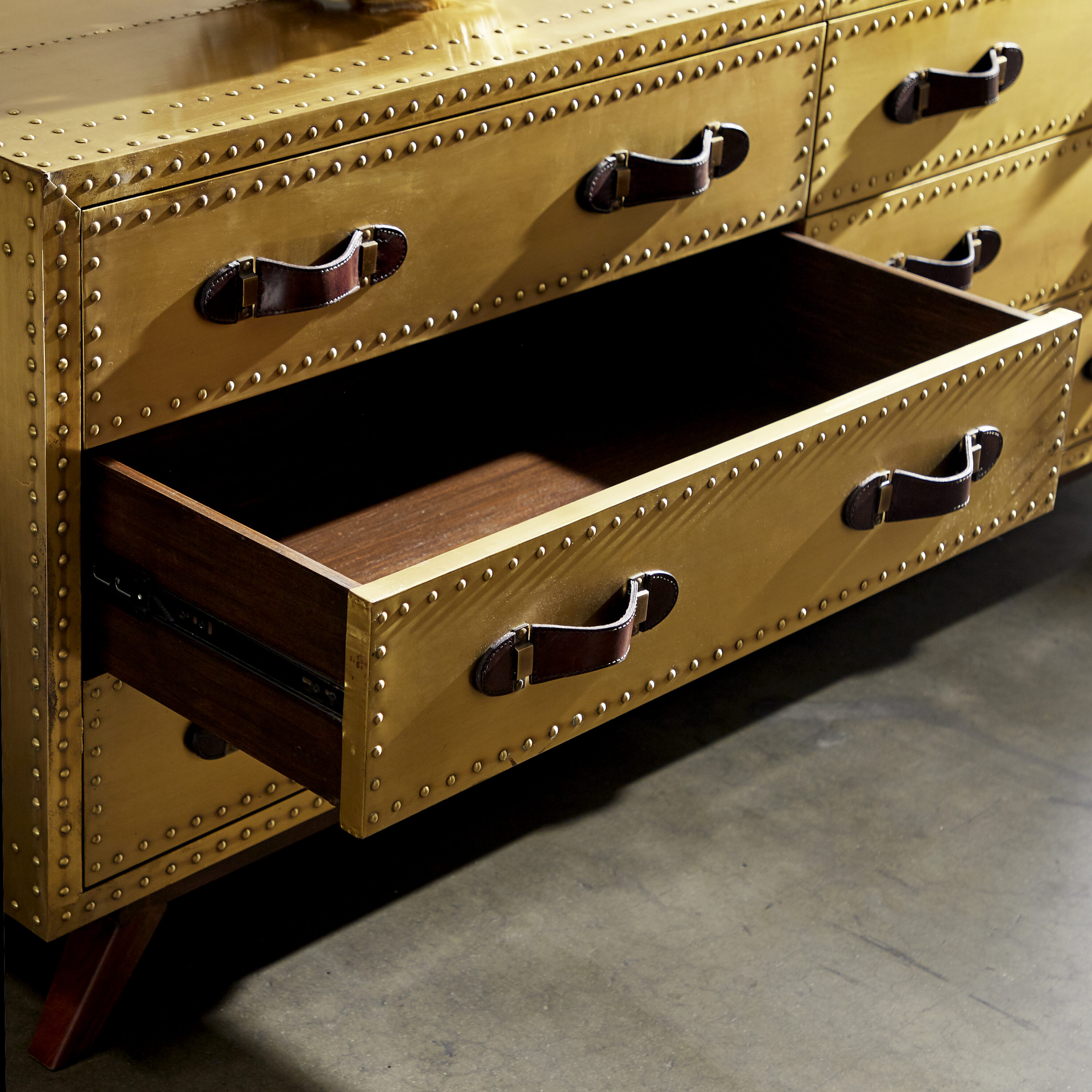 Venus Williams 74213 dressers - View #2