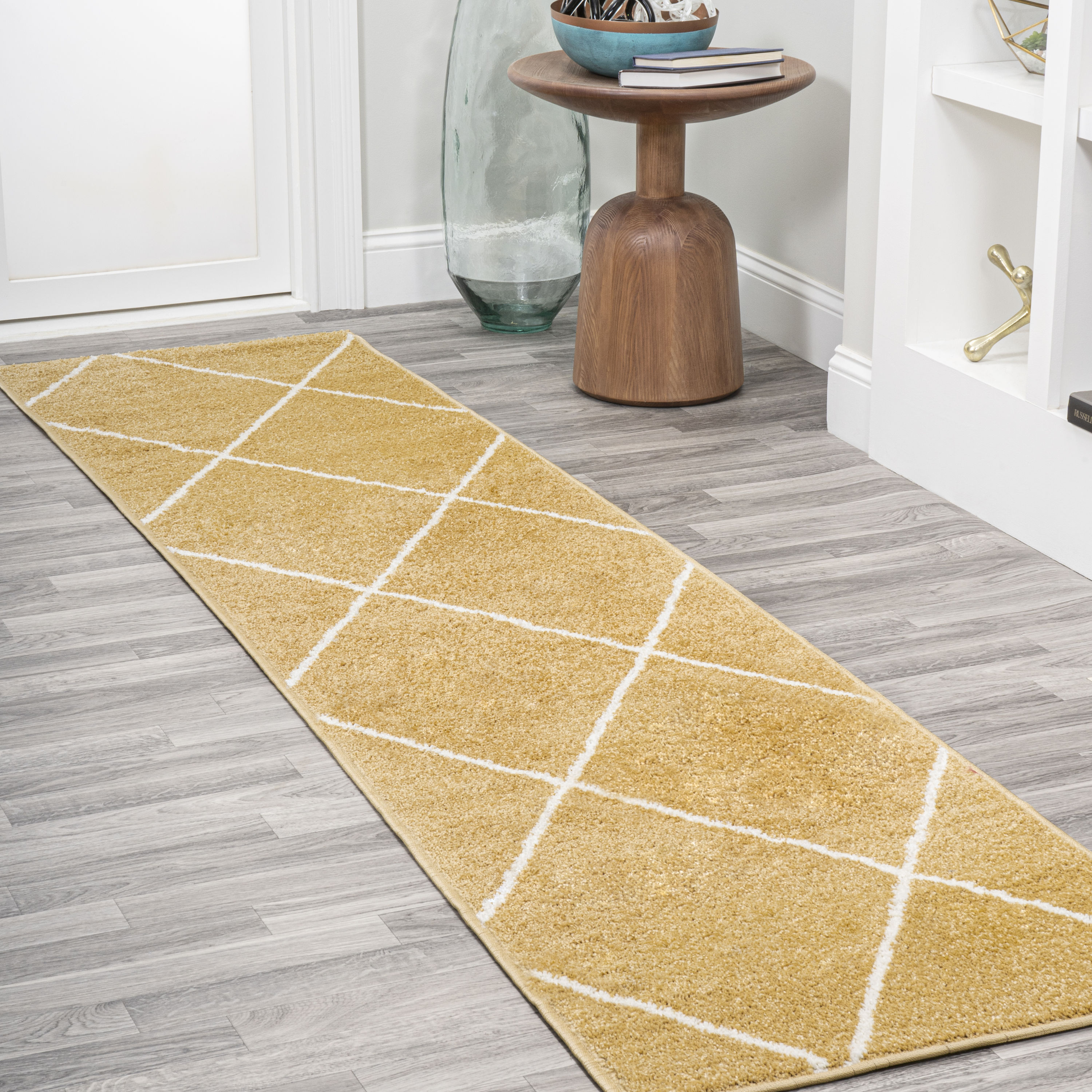 JONATHAN  Y SEU102E-210 SUPERSOFT Cole Minimalist Diamond 2 x 10 (ft) Loomed Polypropylene Gold/White Rectangular Indoor Geometric Bohemian/Eclectic Runner rug