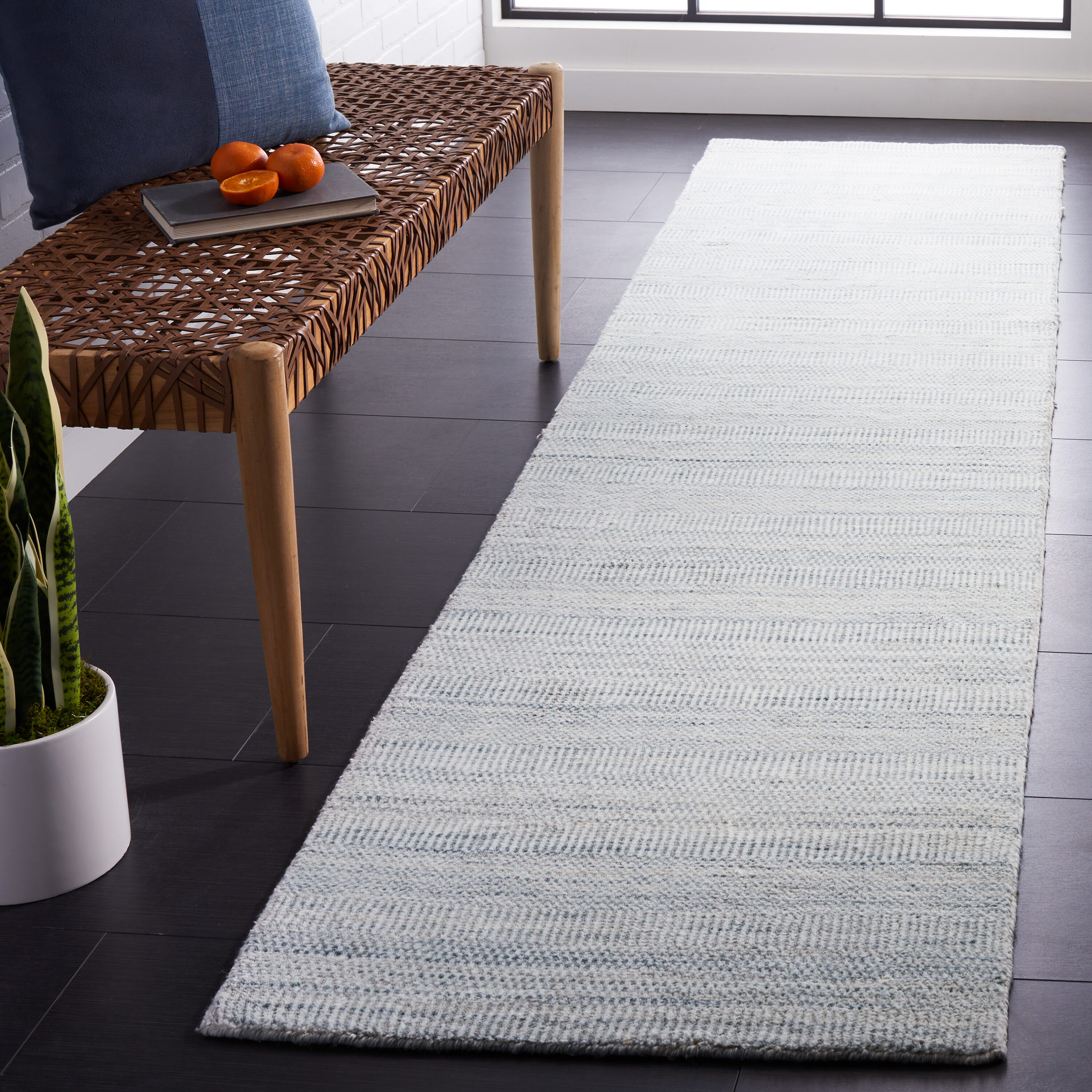  Mirage 125 Light Gray/Ivory Solid / Tonal 2ft-3in x 9ft Runner Rug